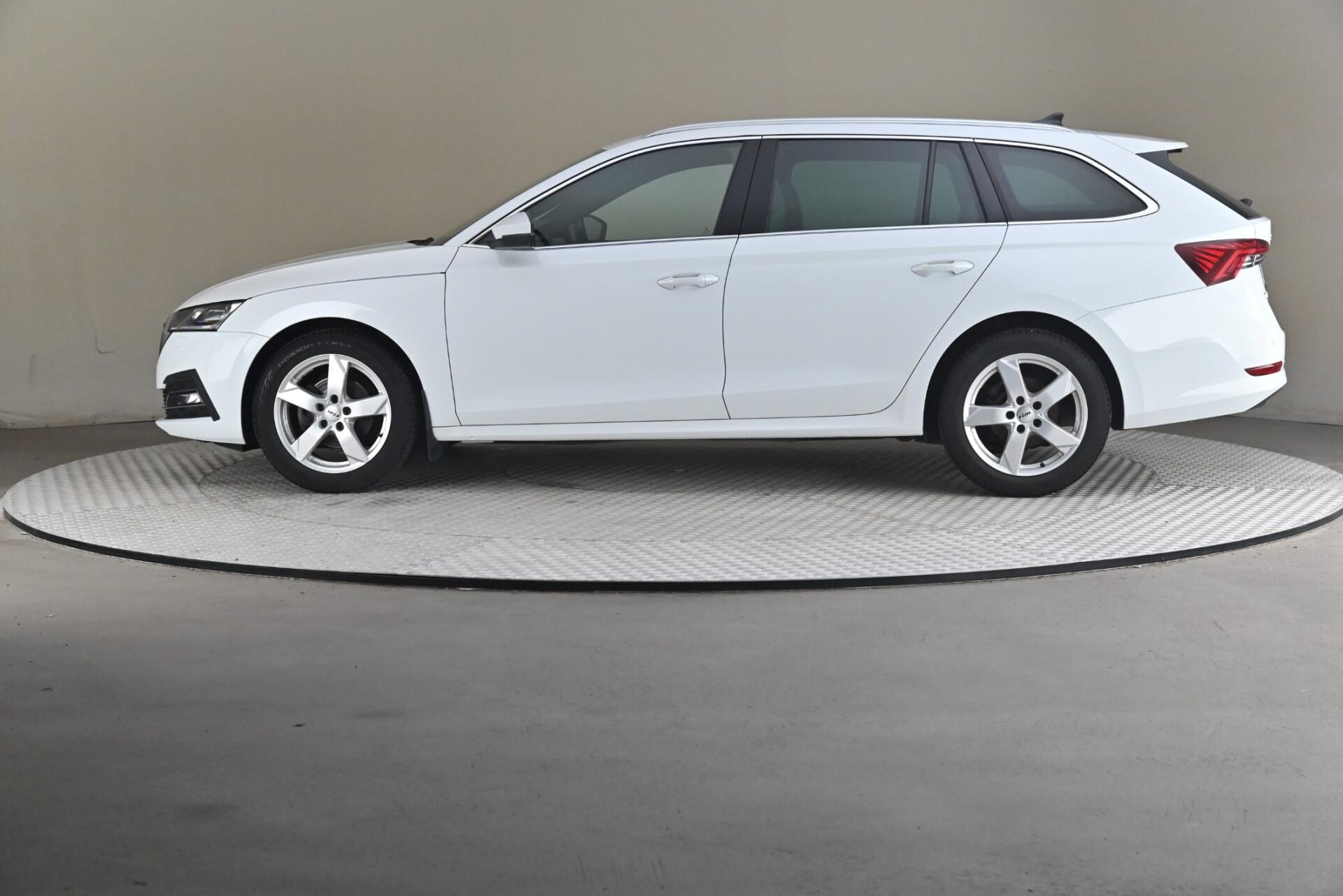 Skoda Octavia 2020, photo 4/30