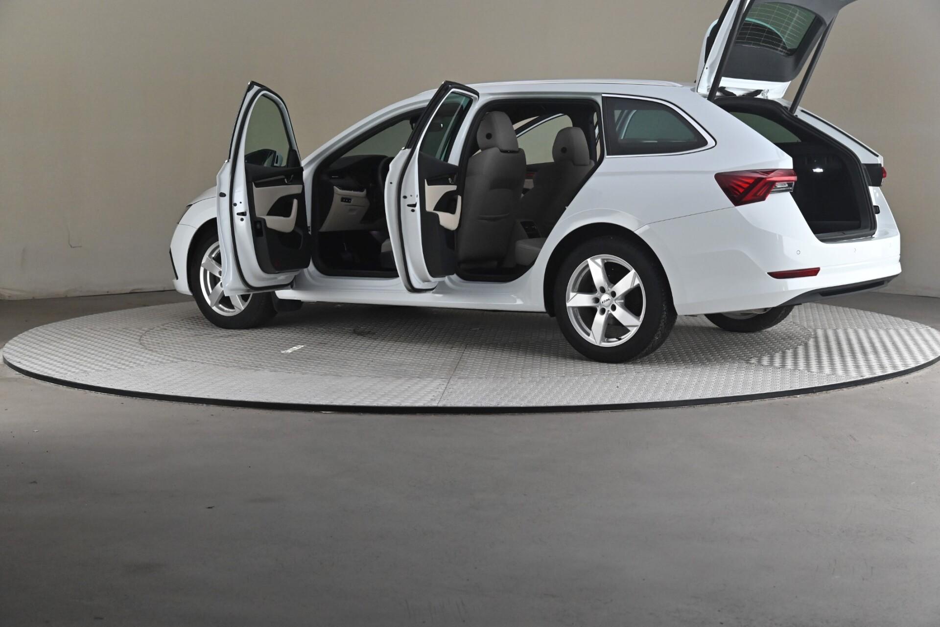 Skoda Octavia 2020, photo 7/30