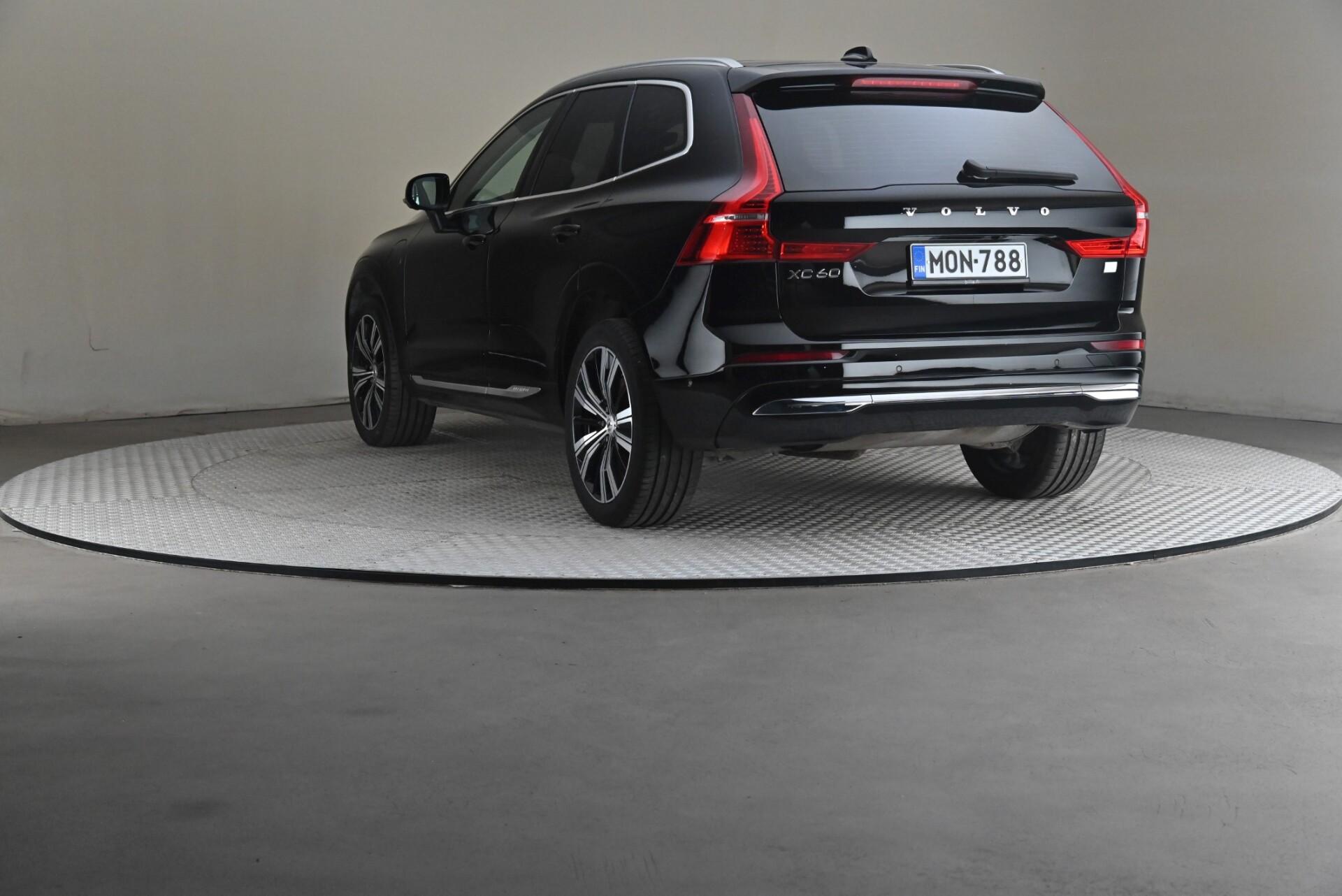 Volvo XC60 2022, photo 2/33