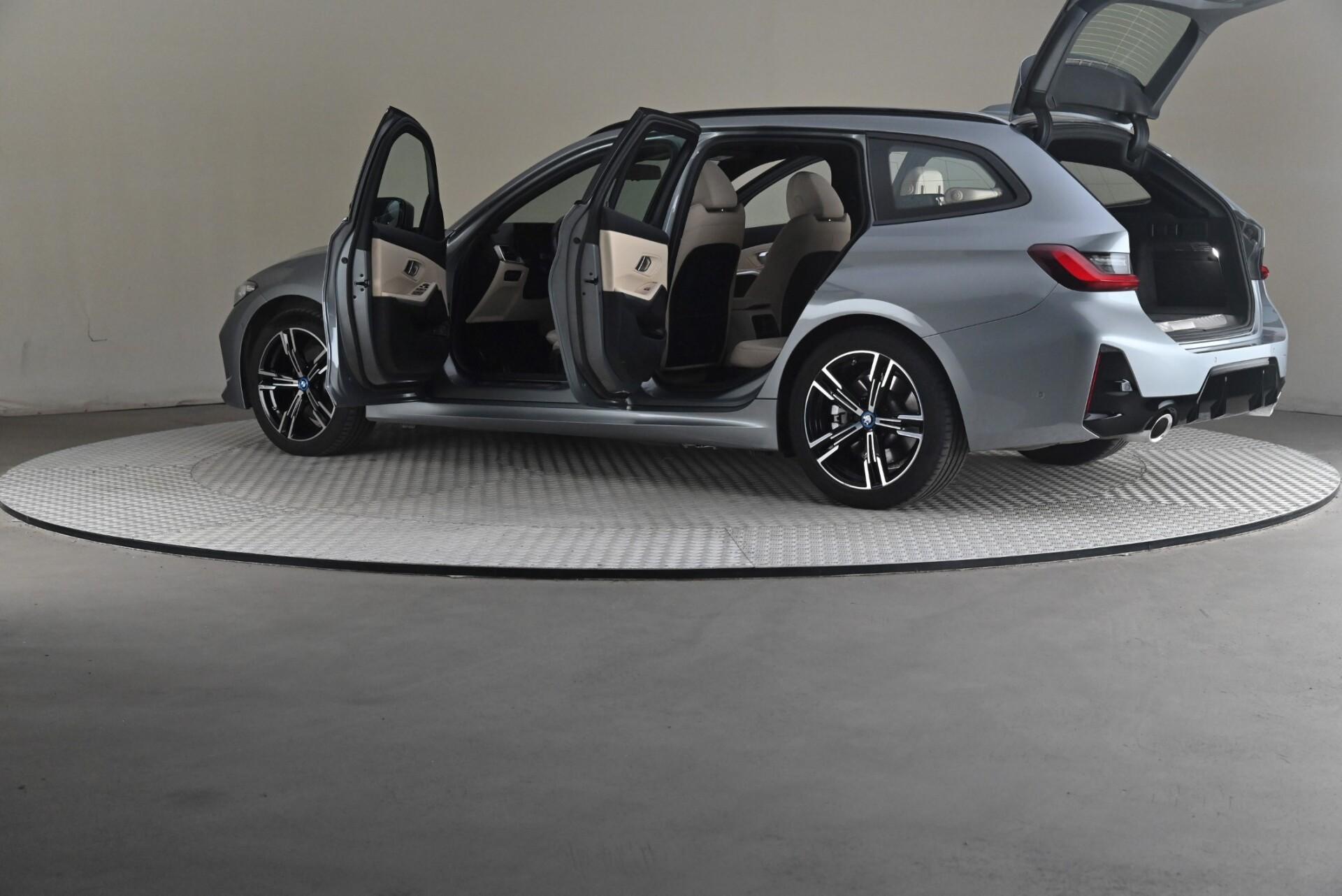 BMW 330 2023, kuva 7/32