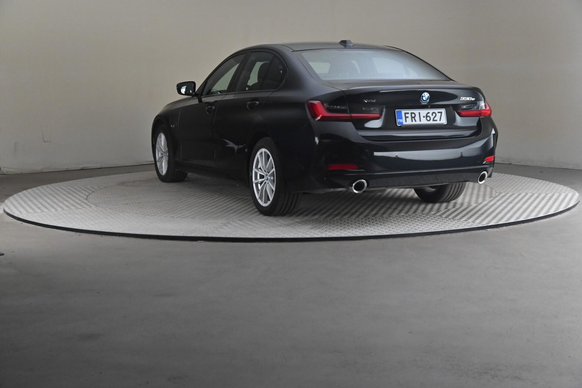 BMW 330 2023, kuva 2/30