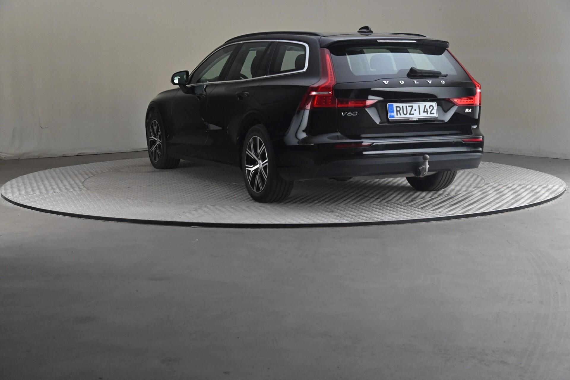 Volvo V60 B4 MHEV Core DCT aut 2023, photo 2/30