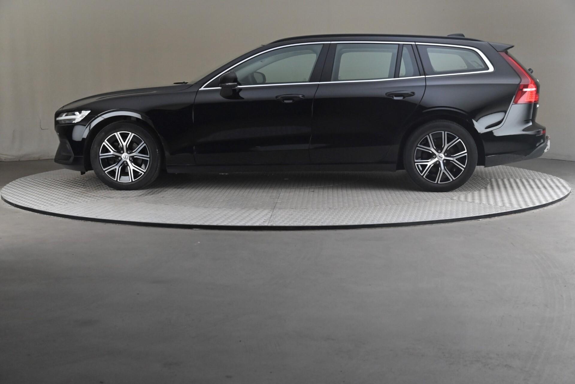 Volvo V60 B4 MHEV Core DCT aut 2023, photo 4/30