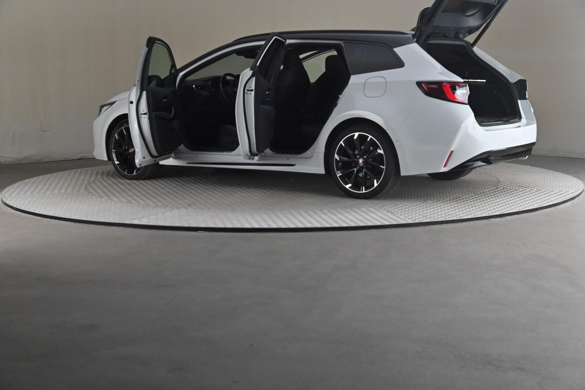 Toyota Corolla 2022, photo 7/29