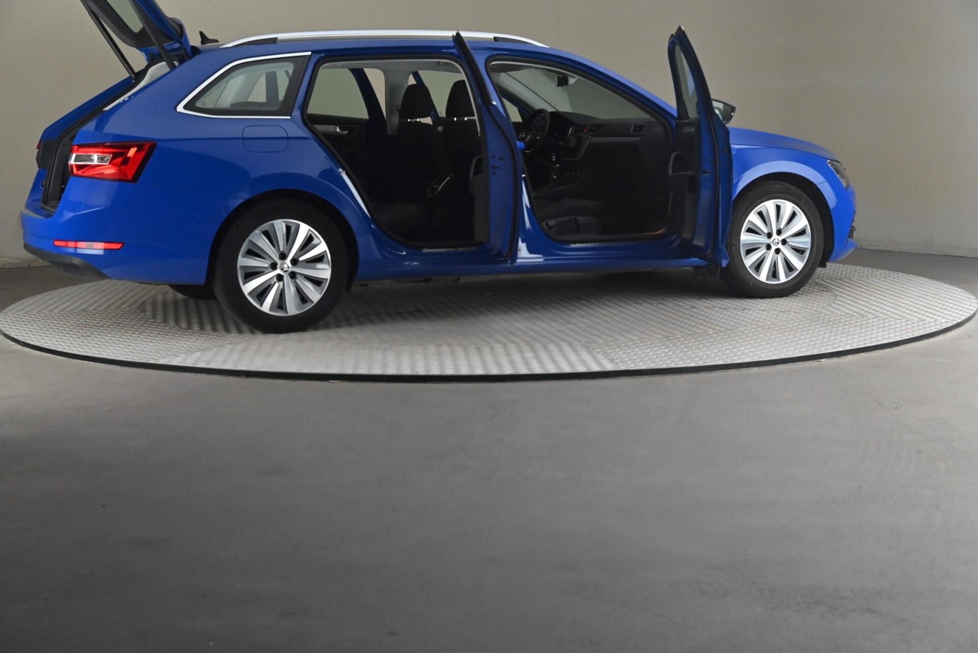 Skoda Superb 2022, kuva 6/29