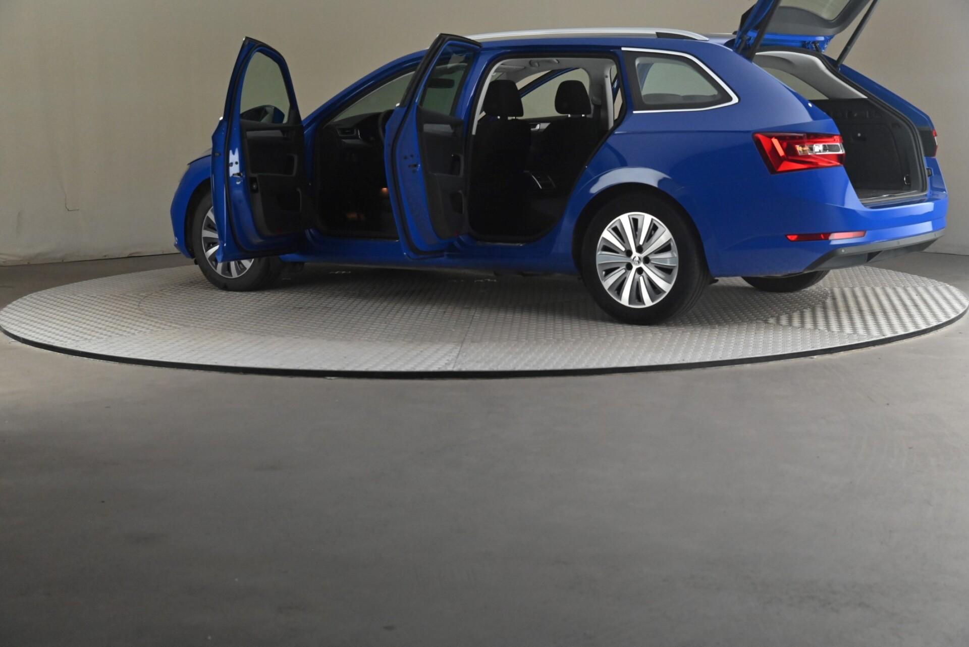 Skoda Superb 2022, kuva 7/29