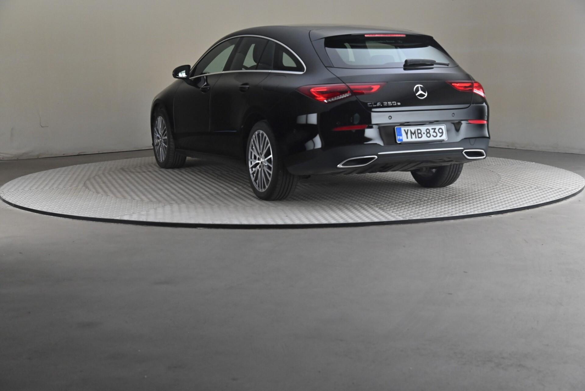 Mercedes-Benz CLA 2023, photo 2/31