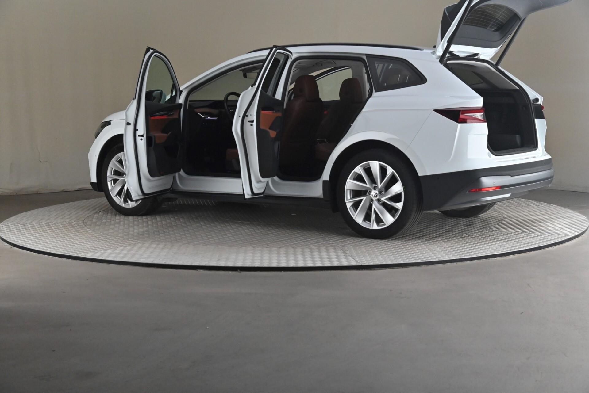 Skoda Enyaq 60 iV 2022, photo 7/31