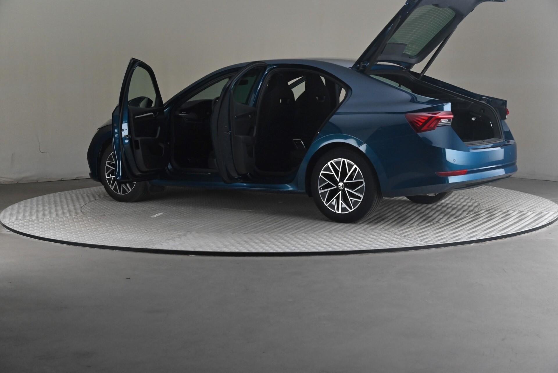 Skoda Octavia 2023, kuva 7/28