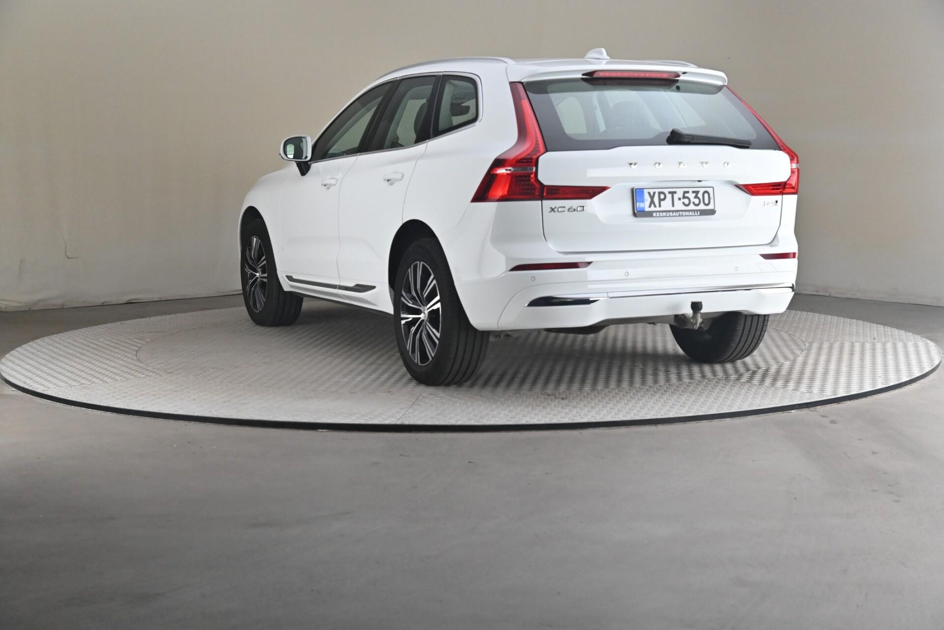 Volvo XC60 2021, photo 2/31