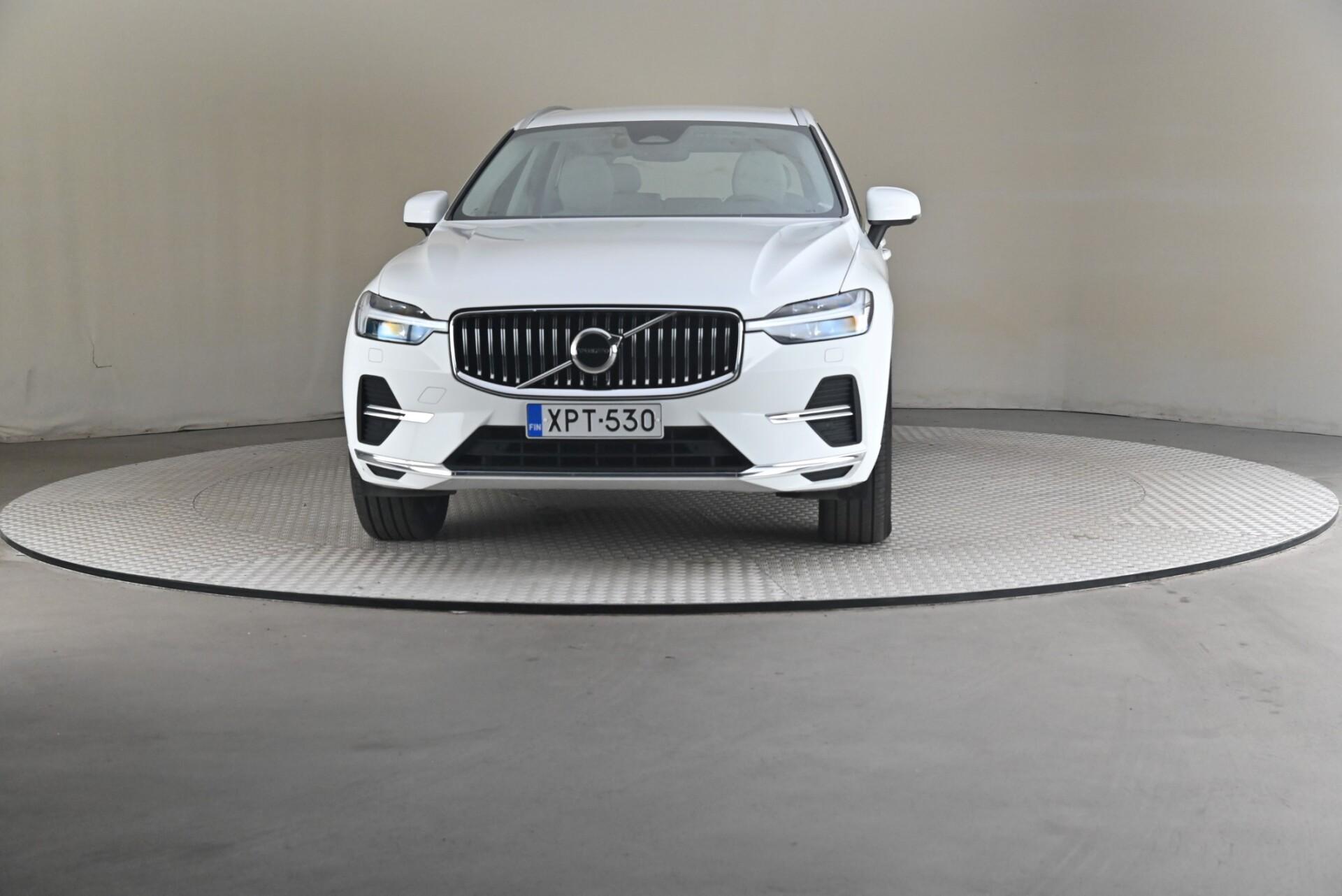 Volvo XC60 2021, photo 3/31