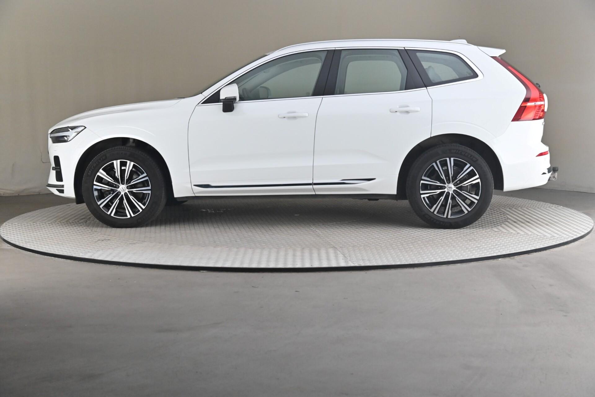 Volvo XC60 2021, photo 4/31