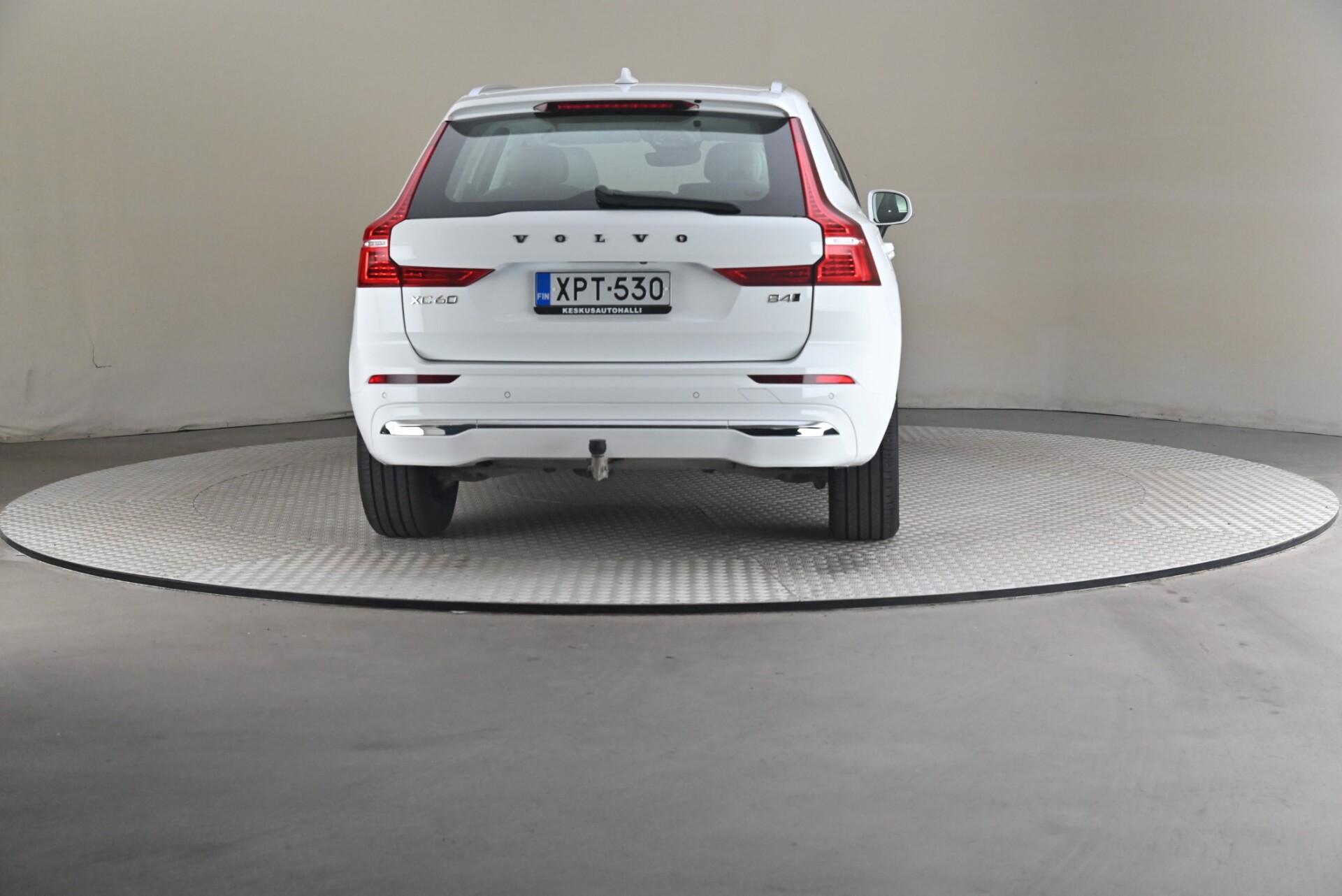 Volvo XC60 2021, photo 5/31