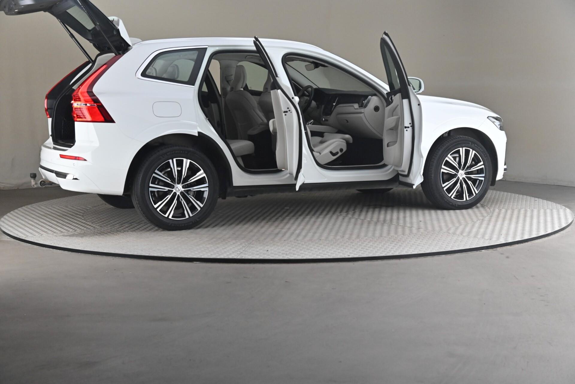 Volvo XC60 2021, photo 6/31