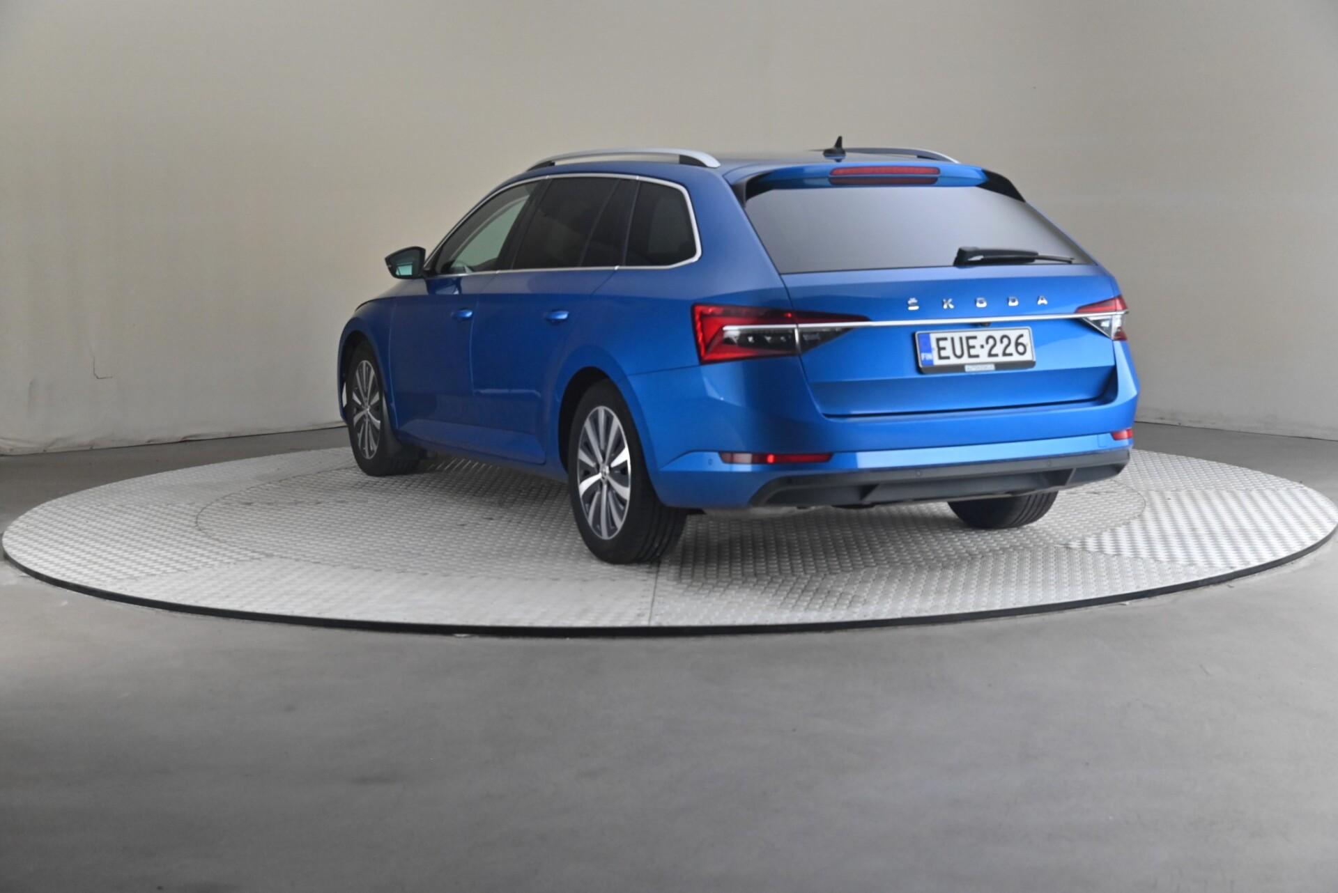 Skoda Superb 2022, kuva 2/31