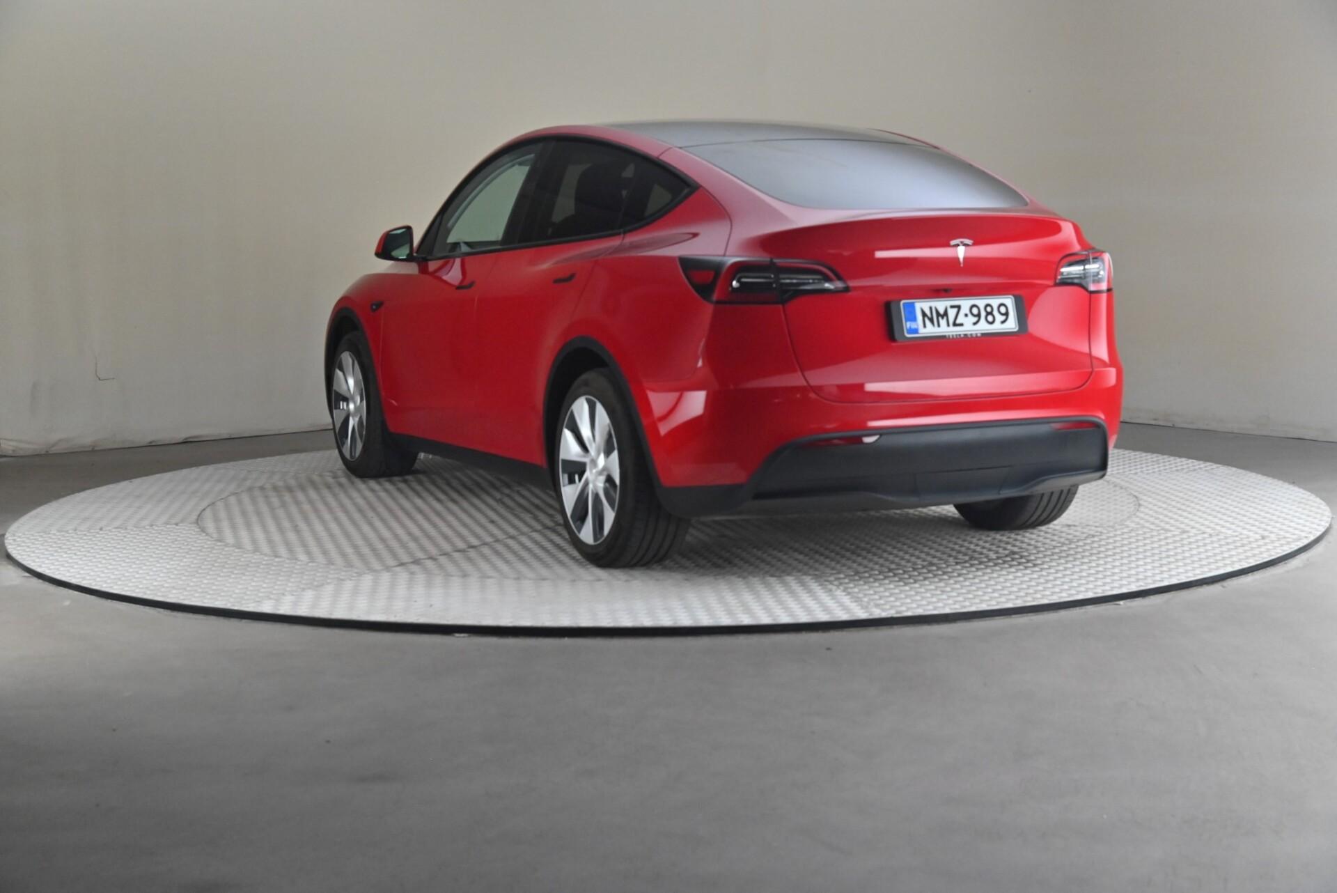 Tesla Model Y RWD 2023, photo 2/29