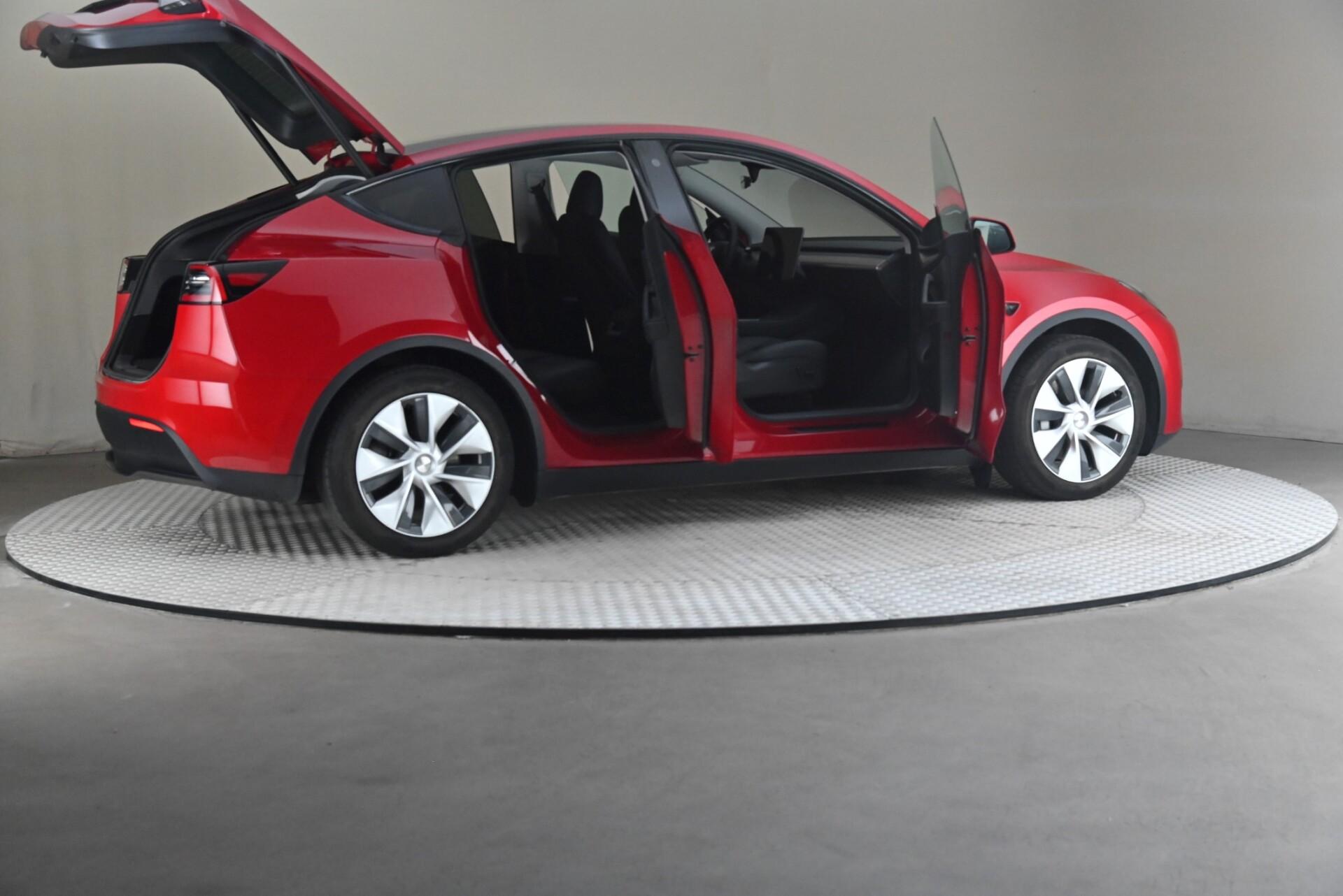 Tesla Model Y RWD 2023, photo 6/29
