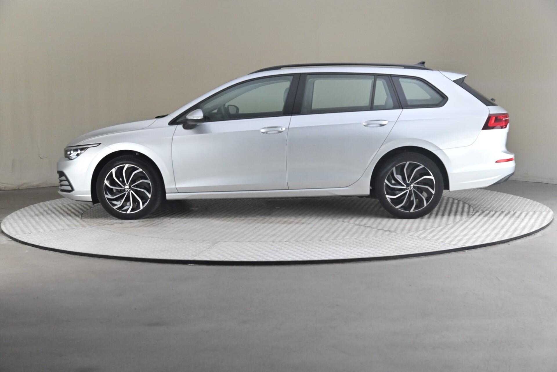 Volkswagen Golf Variant 1,5 TSI 96 kW 2022, photo 4/27