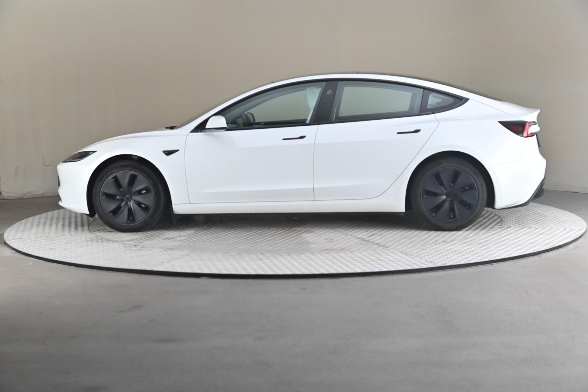 Tesla Model 3 Long Range AWD 2024, photo 4/30