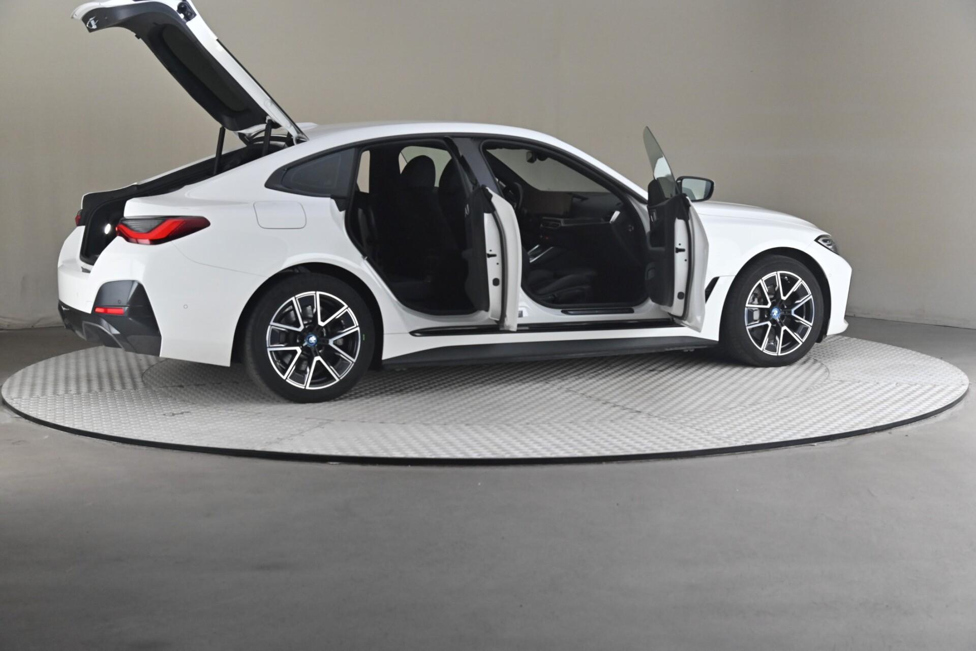 BMW i4 eDrive40 Charged 2023, photo 6/30