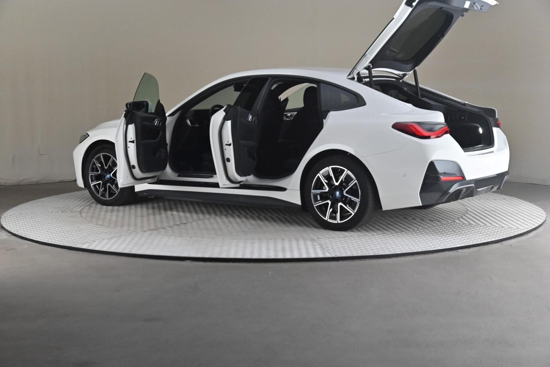 BMW i4 eDrive40 Charged 2023, photo 7/30