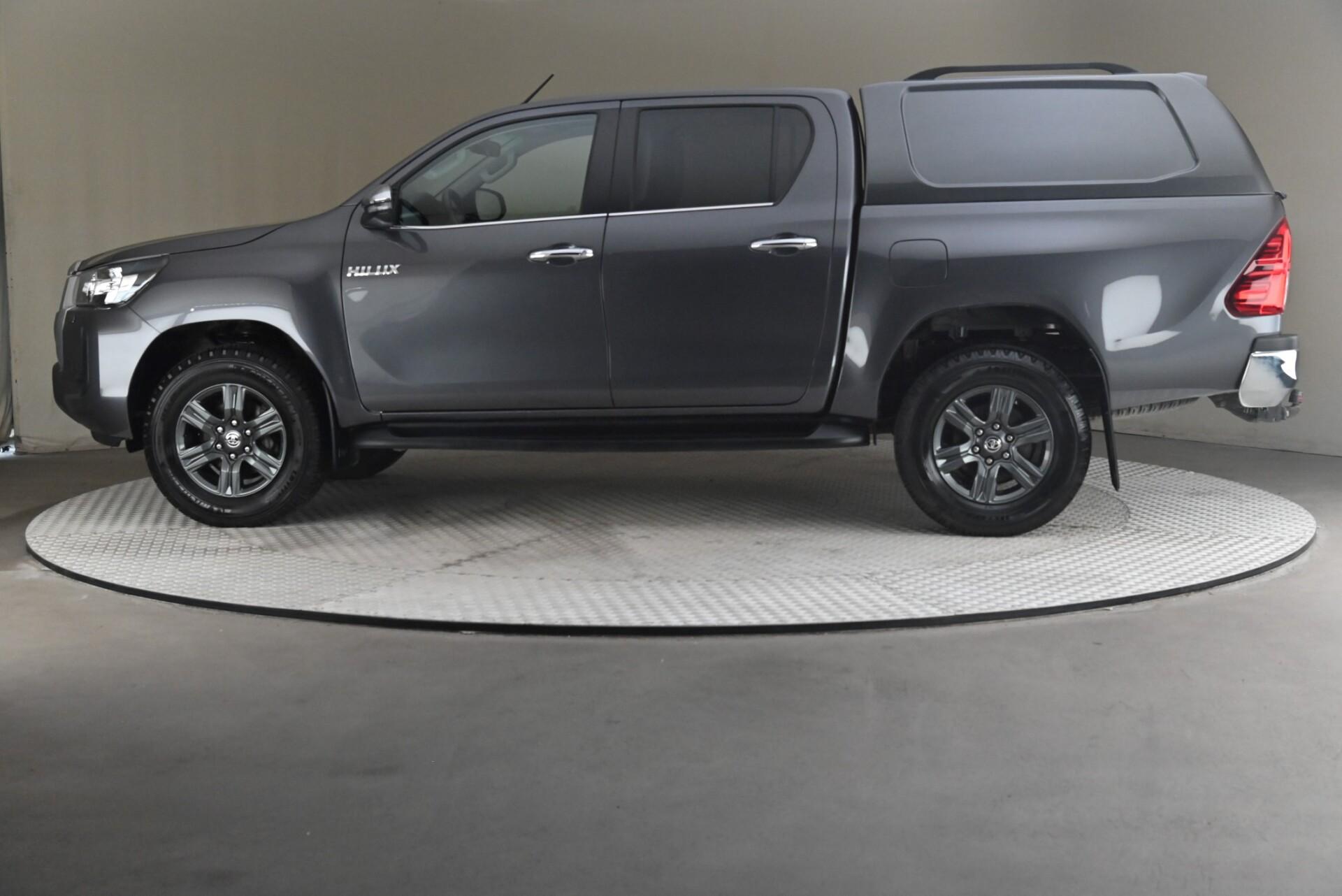 Toyota Hilux 2021, kuva 4/28