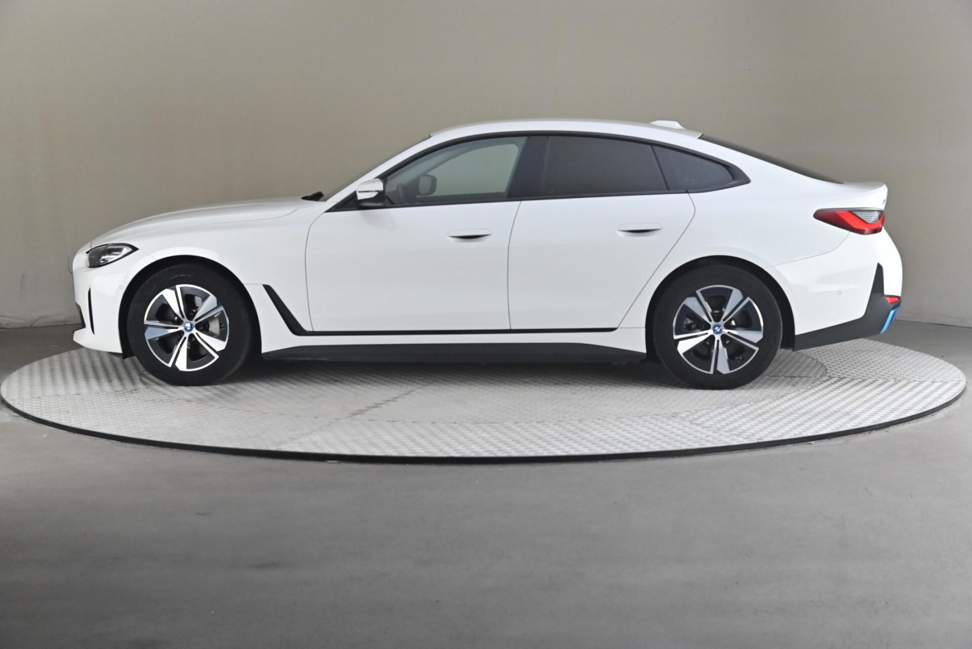 BMW i4 eDrive40 2022, kuva 4/30