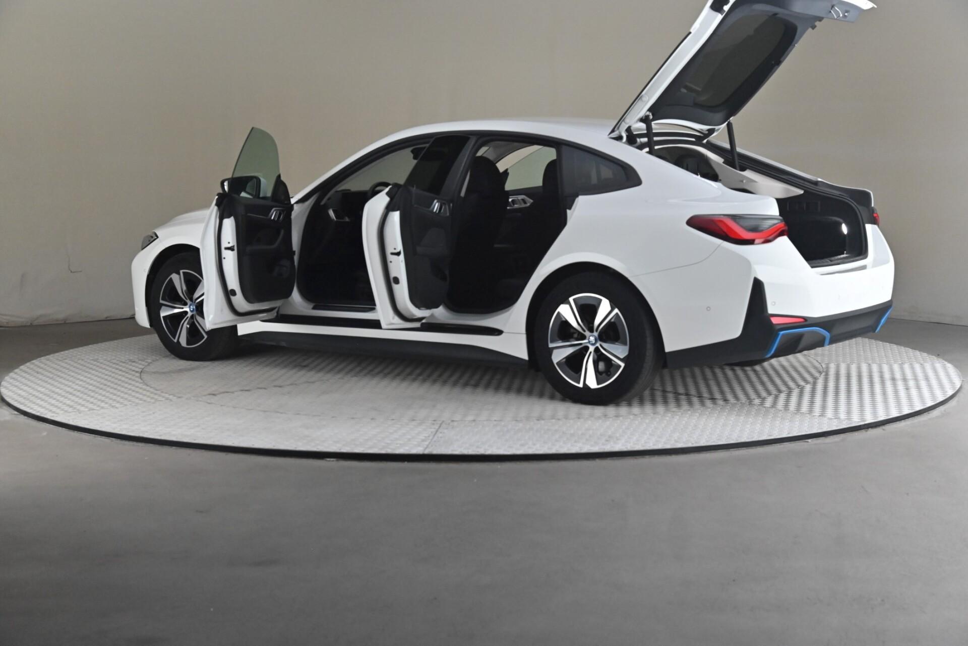 BMW i4 eDrive40 2022, kuva 7/30