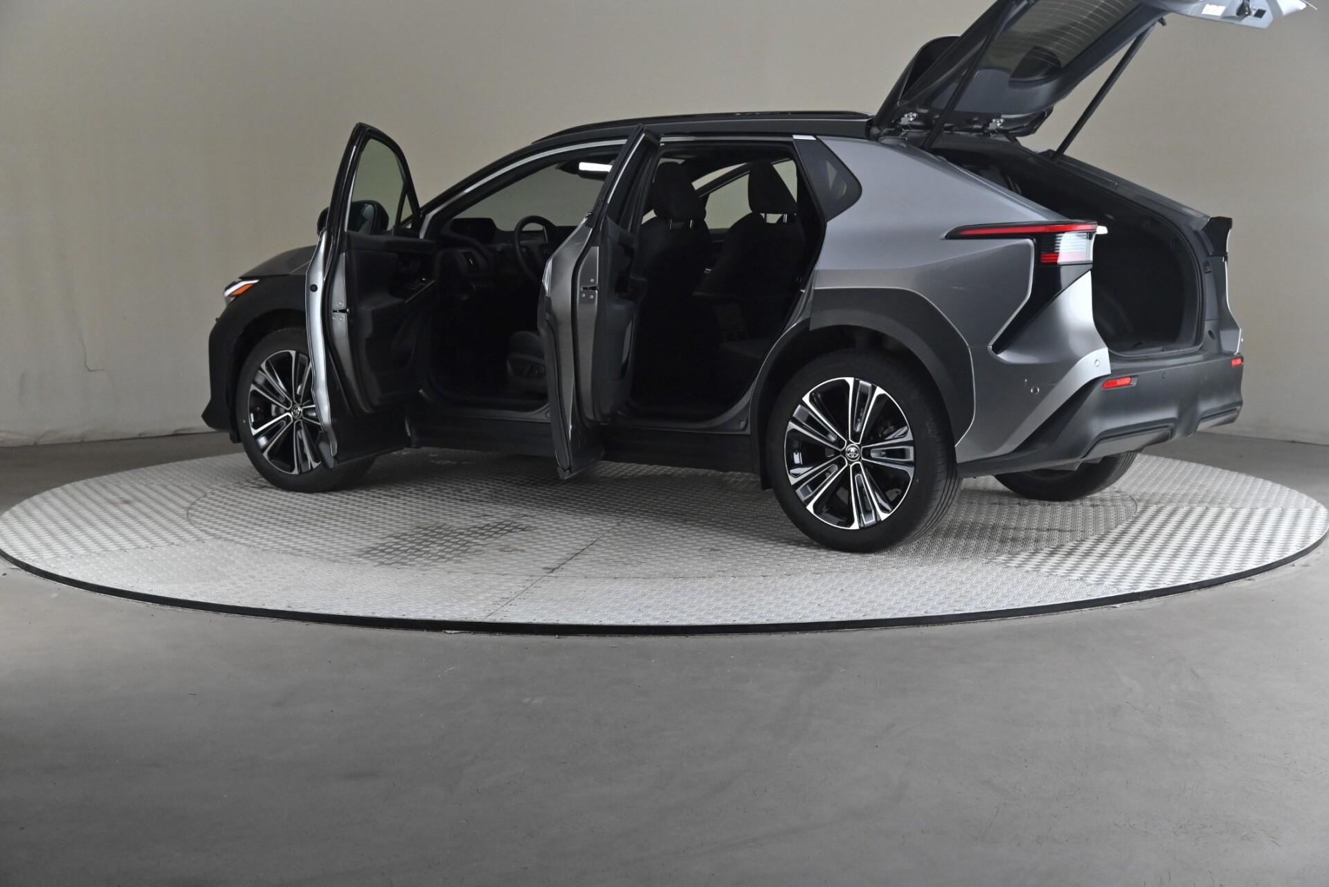 Toyota bZ4X Premium AWD 2023, kuva 7/37
