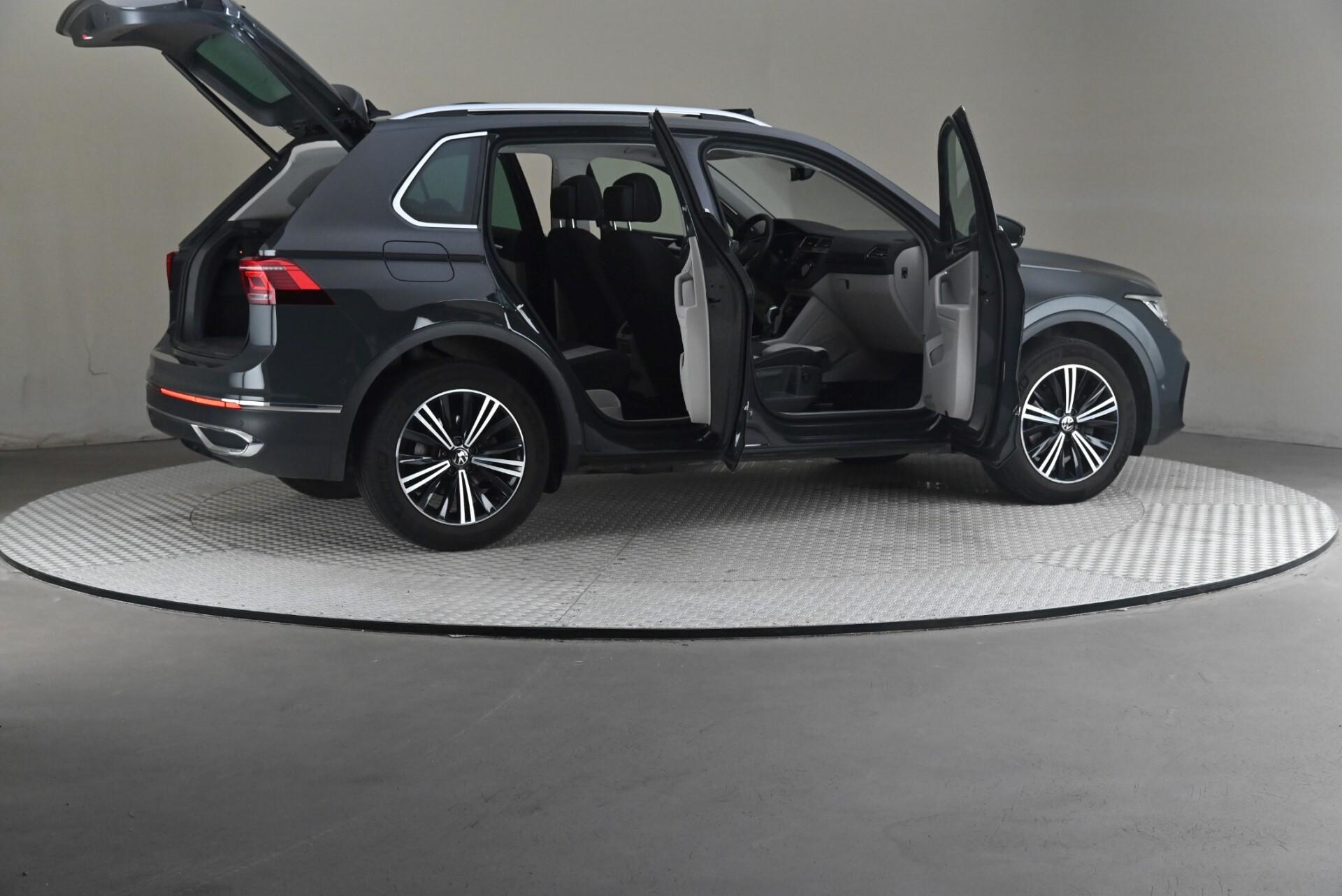 Volkswagen Tiguan 2022, photo 6/31