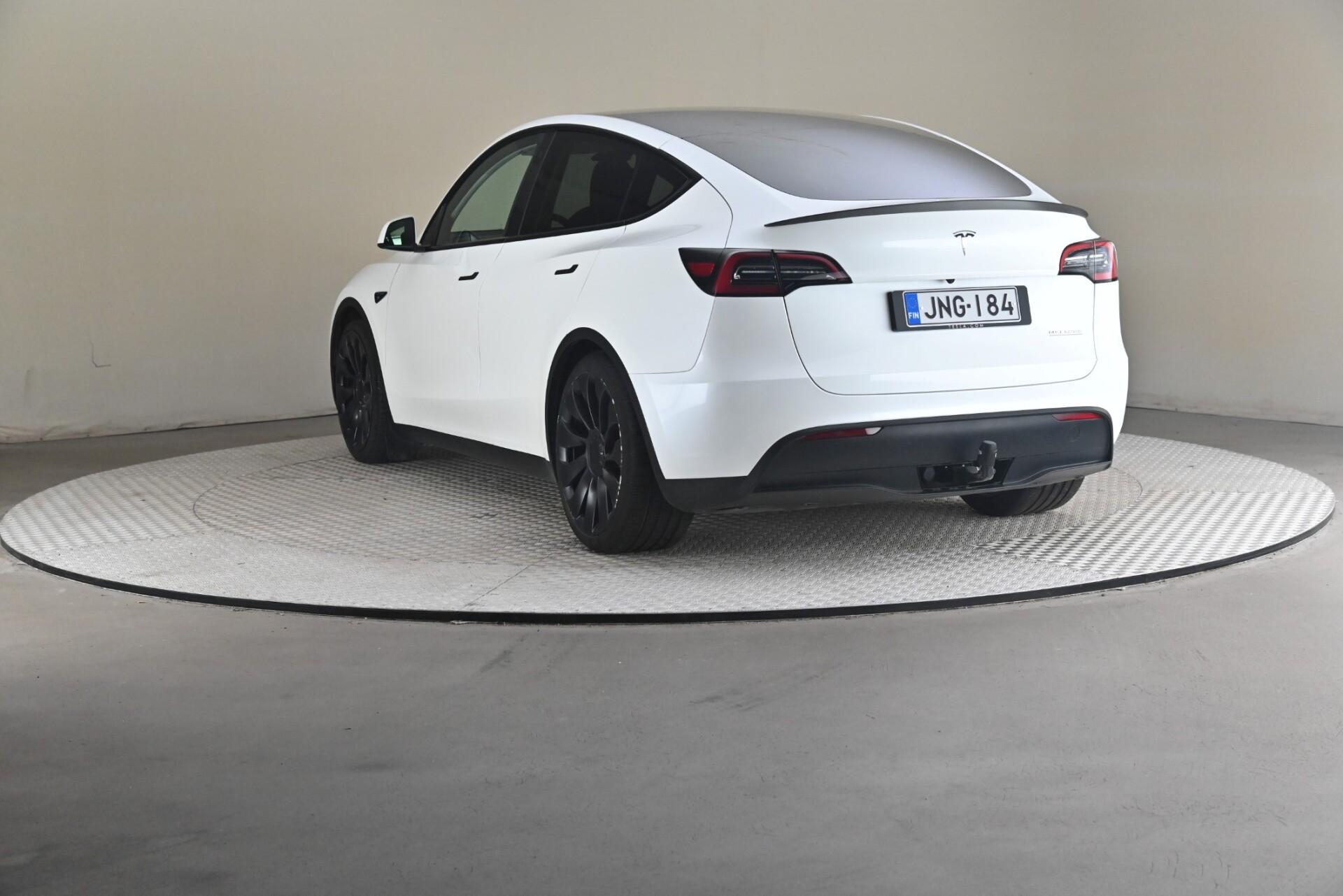 Tesla Model Y Performance AWD 2023, photo 2/31
