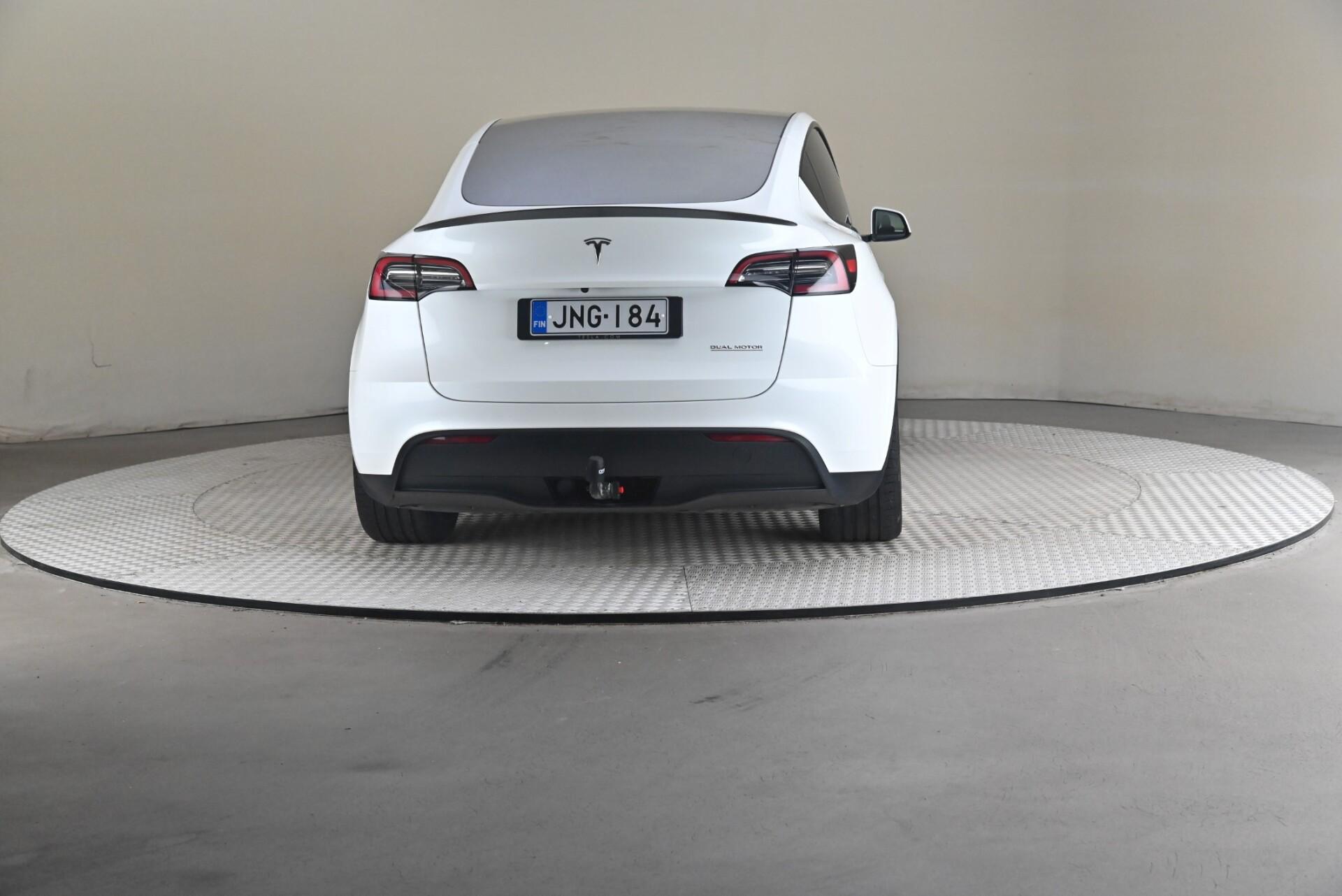 Tesla Model Y Performance AWD 2023, photo 5/31