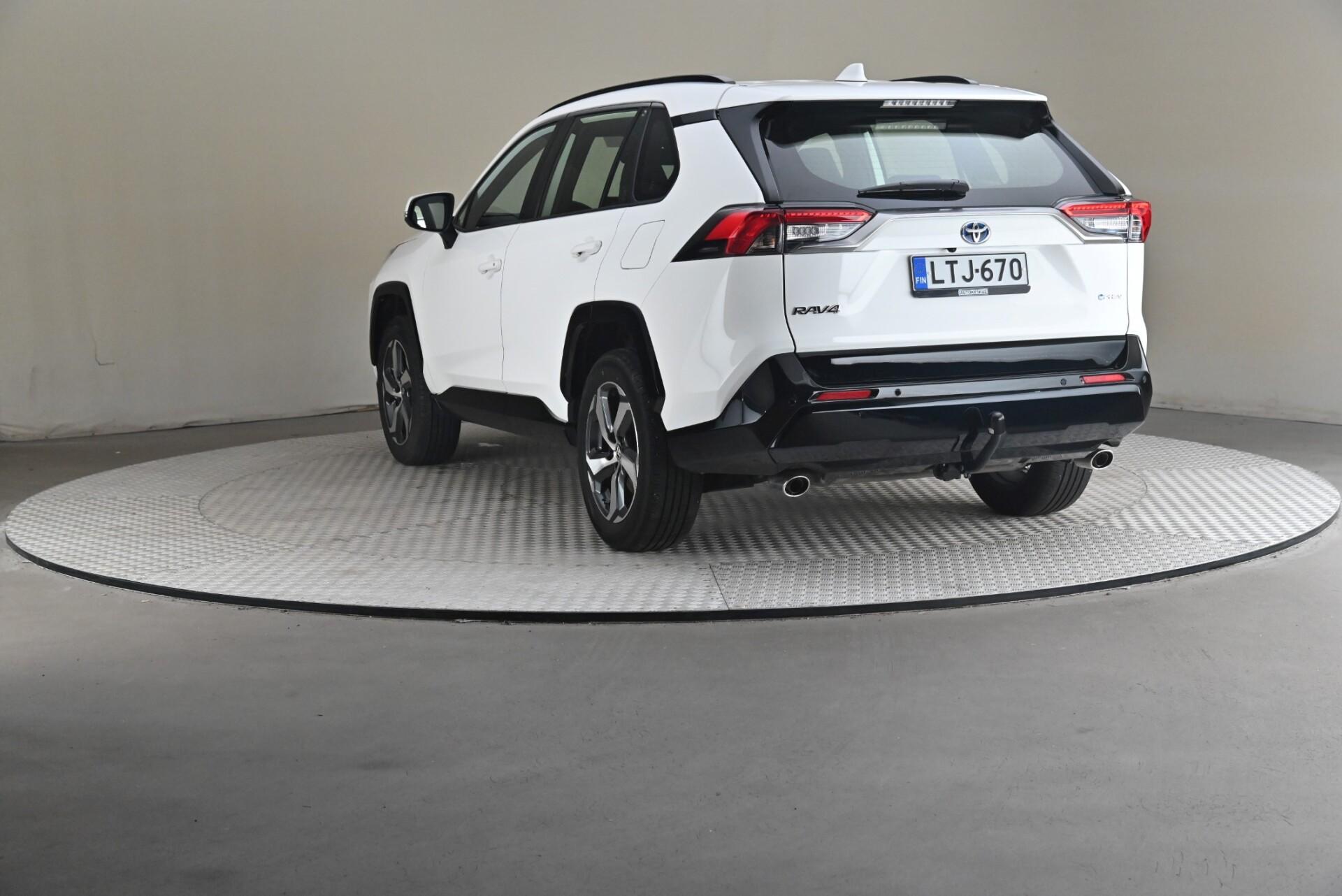 Toyota RAV4 Plug-In 2025, photo 2/32