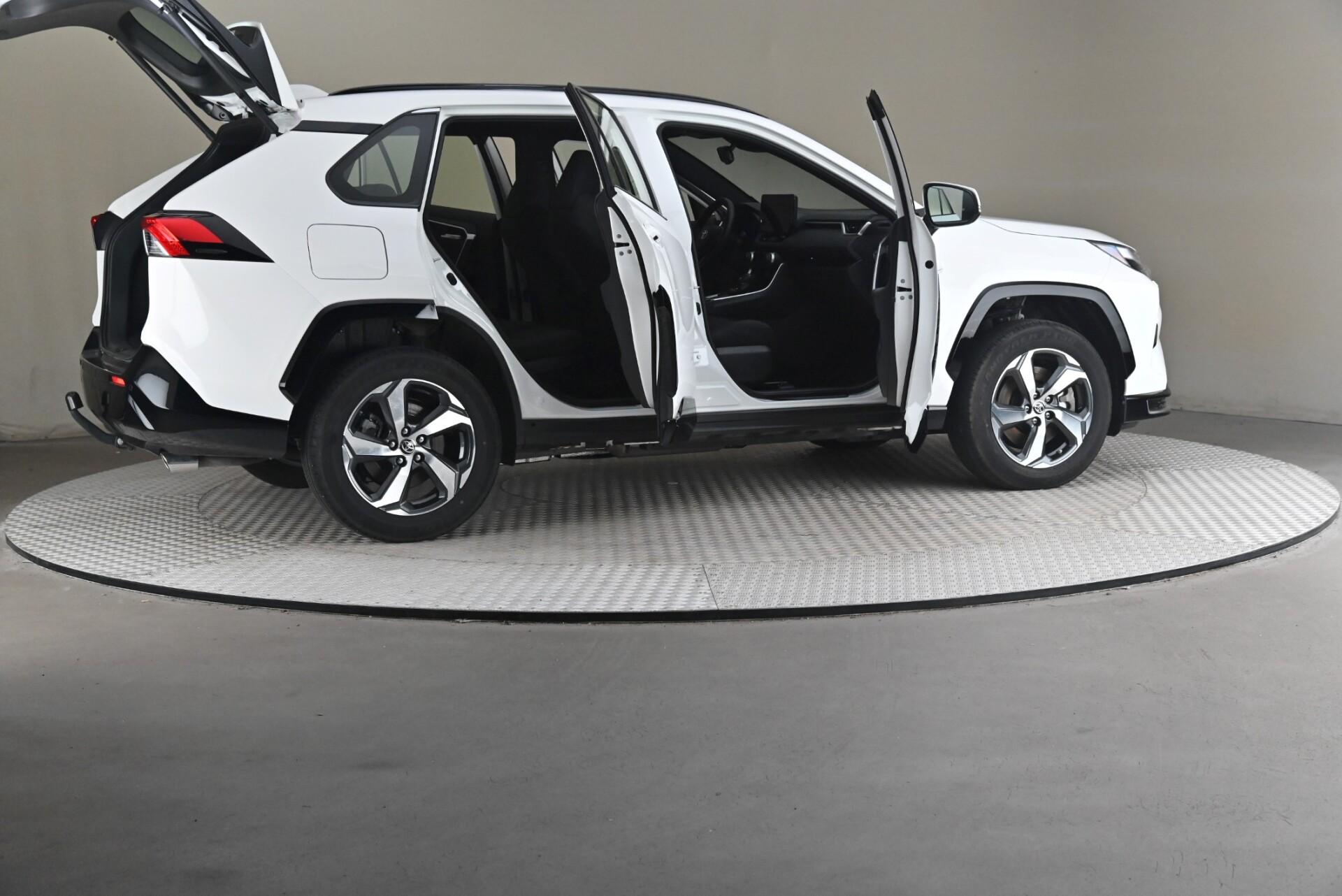 Toyota RAV4 Plug-In 2025, photo 6/32