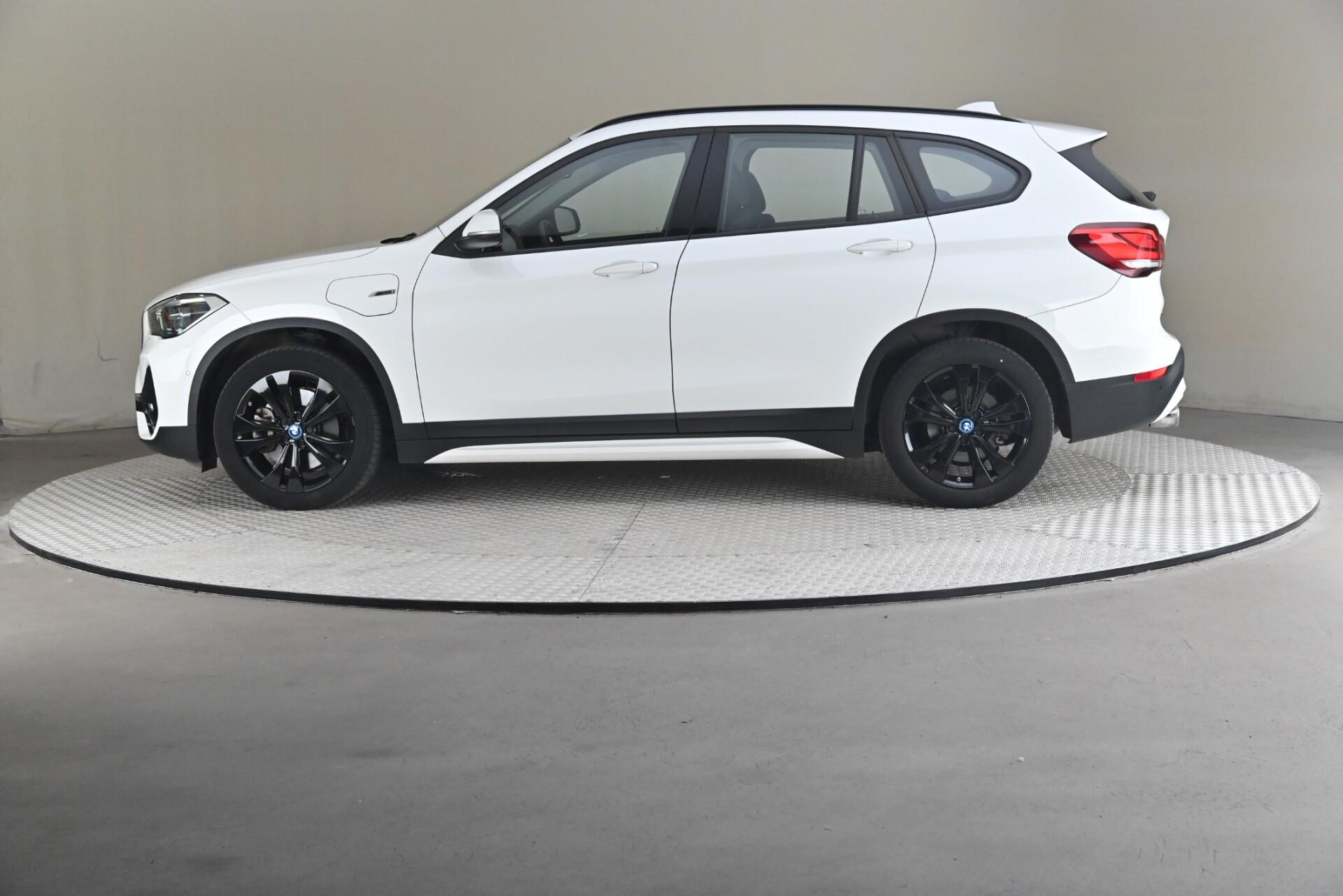 BMW X1 2022, photo 4/32