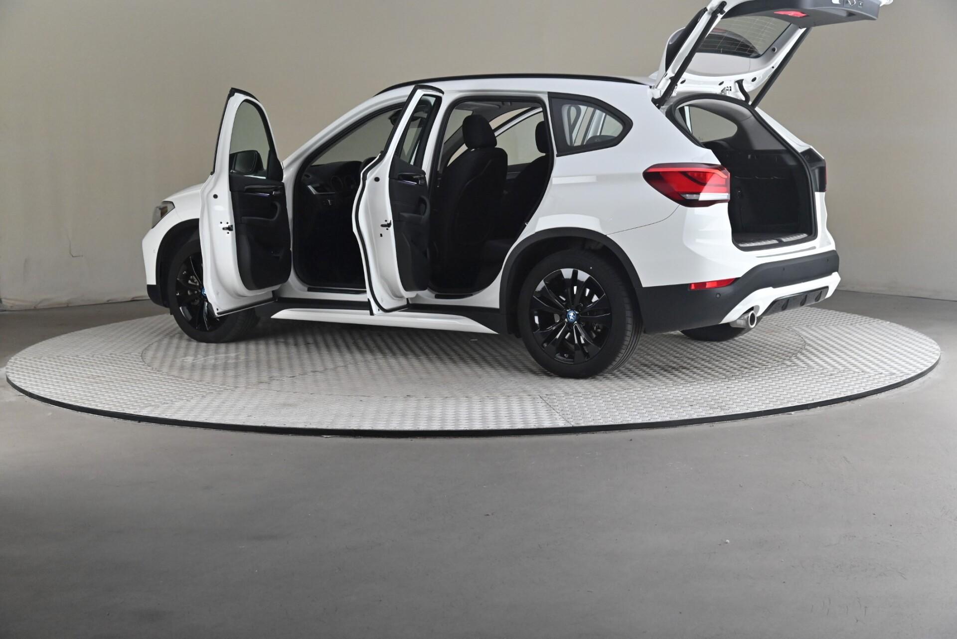 BMW X1 2022, photo 7/32