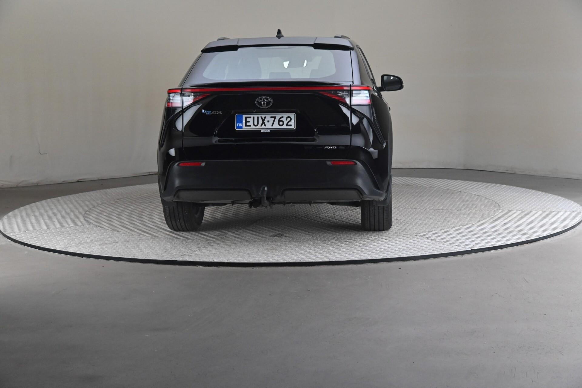 Toyota bZ4X Active AWD 2023, photo 5/32