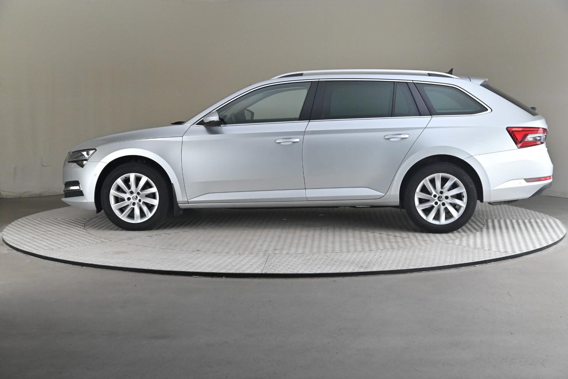 Skoda Superb 2022, kuva 4/34