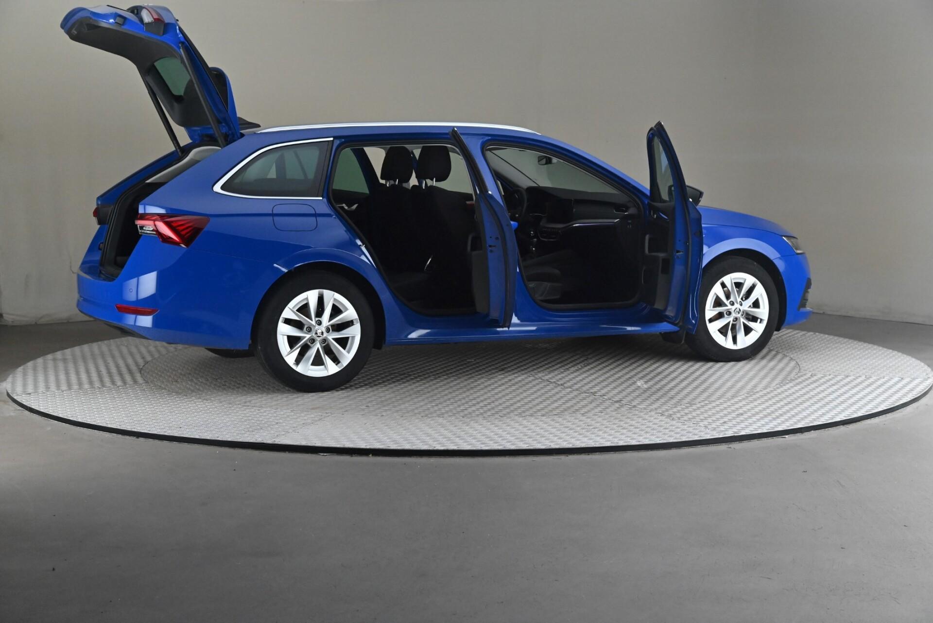 Skoda Octavia Combi 2.0 TDI 115 Style 2024, kuva 6/31