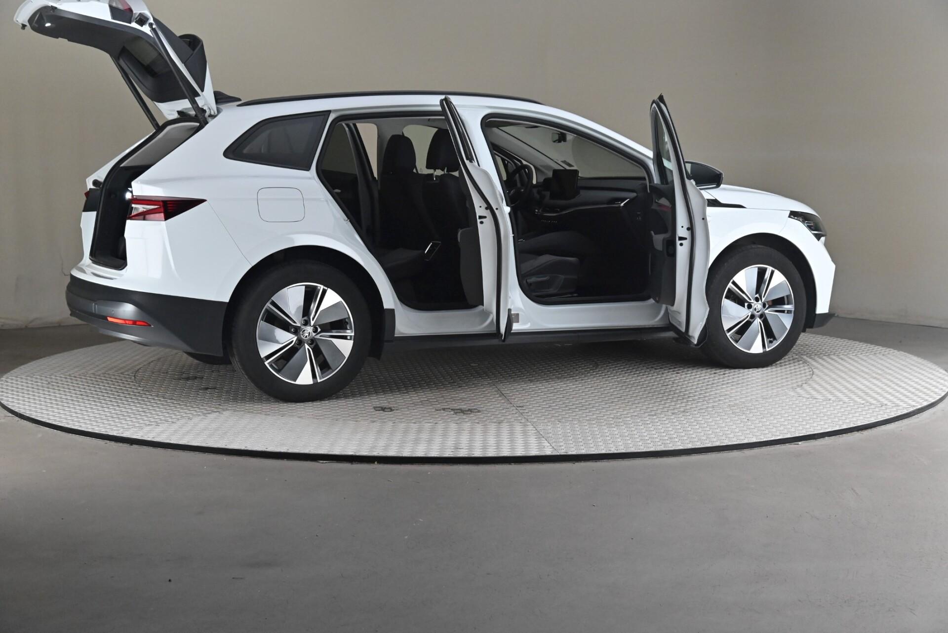 Skoda Enyaq 60 iV 2023, photo 6/32