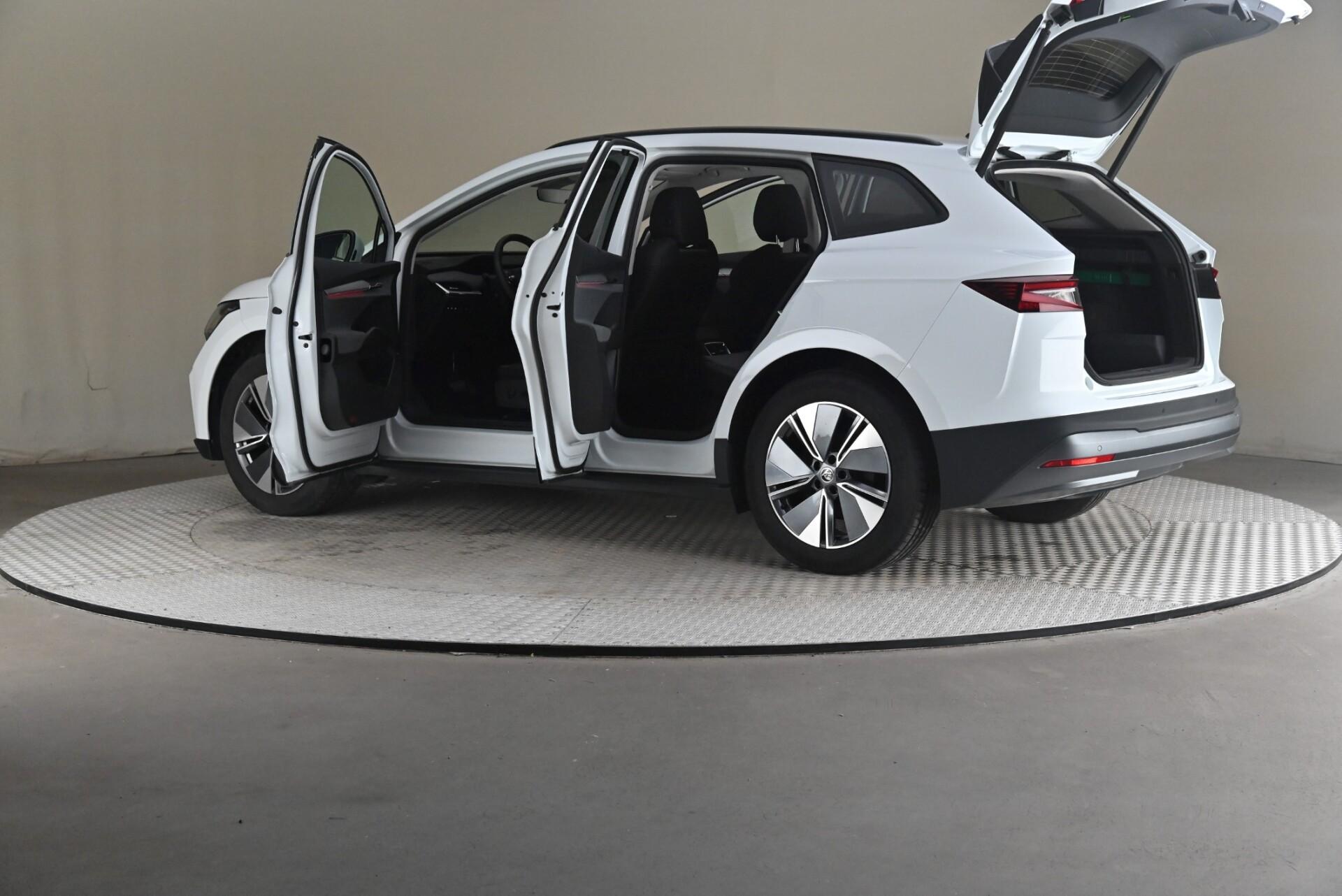 Skoda Enyaq 60 iV 2023, photo 7/32