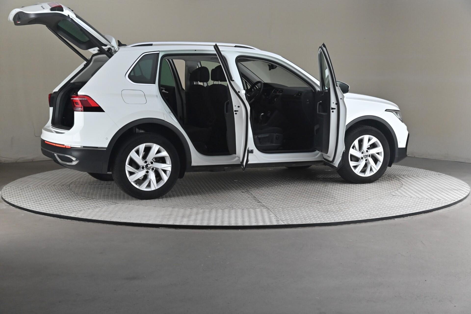 Volkswagen Tiguan 2023, photo 6/31
