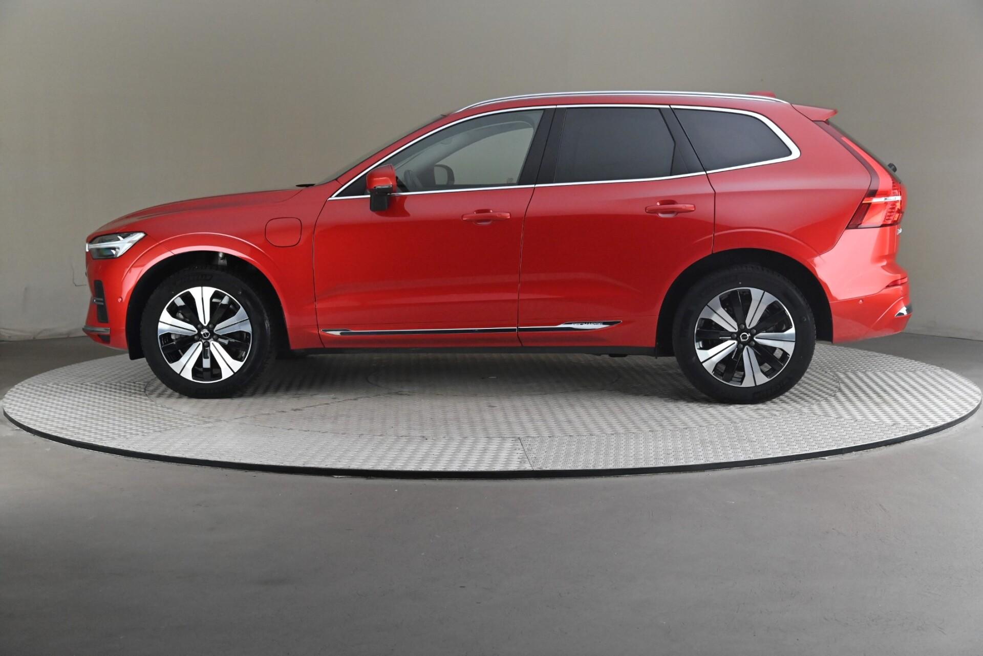 Volvo XC60 2023, photo 4/30