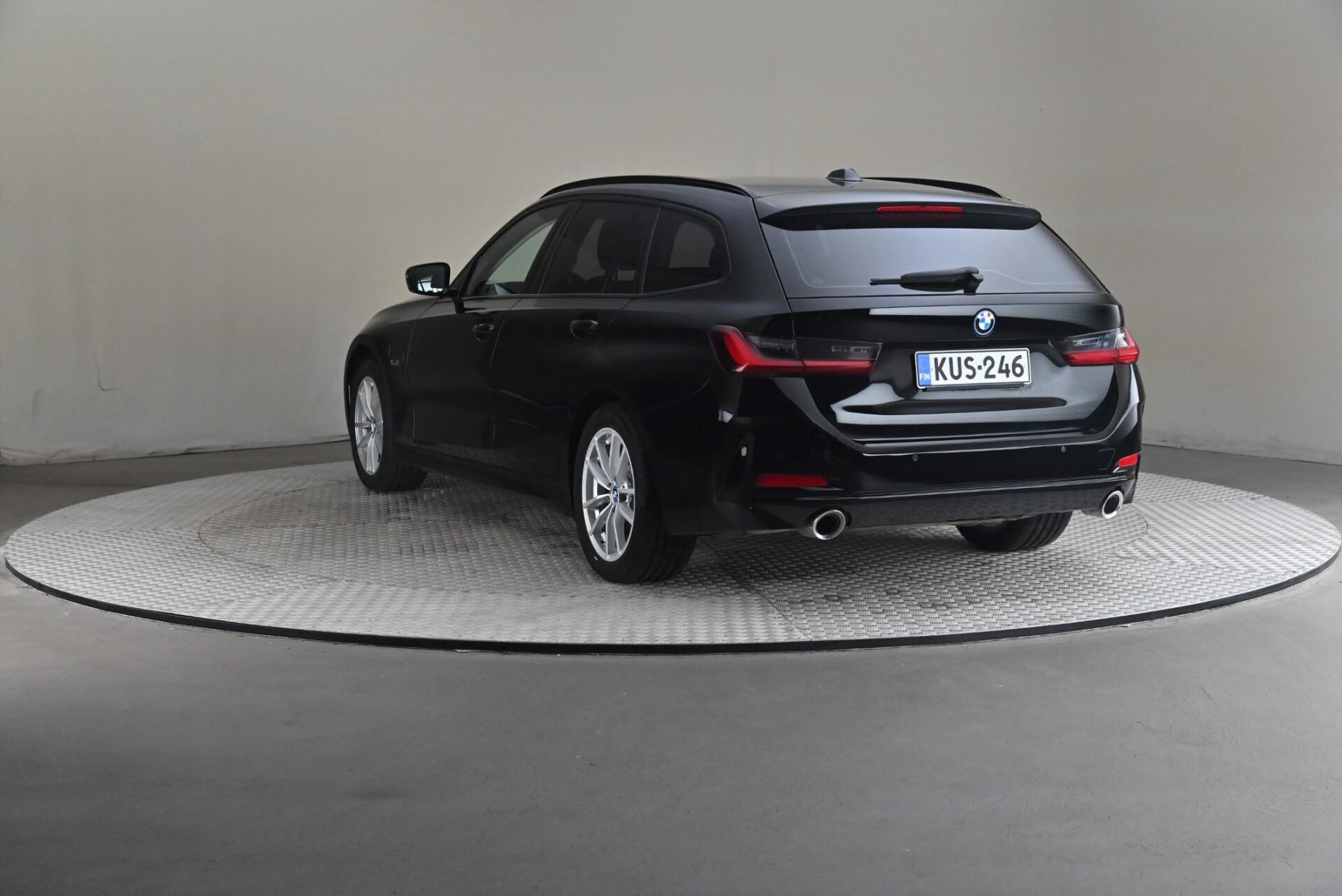 BMW 330 2022, kuva 2/31
