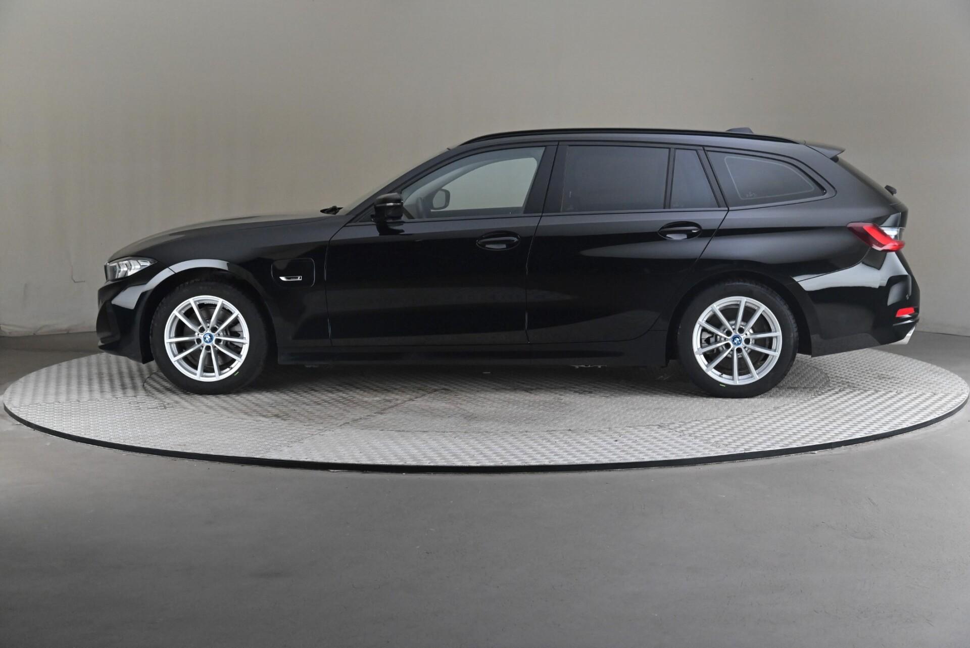 BMW 330 2022, kuva 4/31