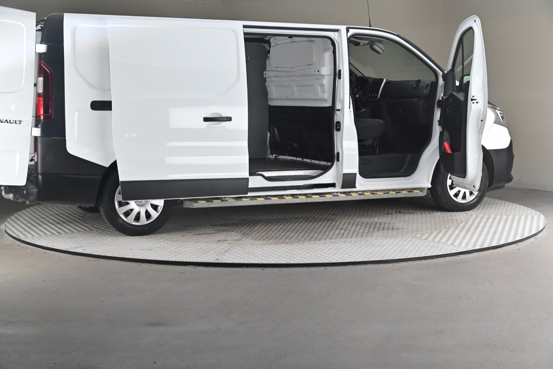 Renault Trafic 2021, kuva 6/30