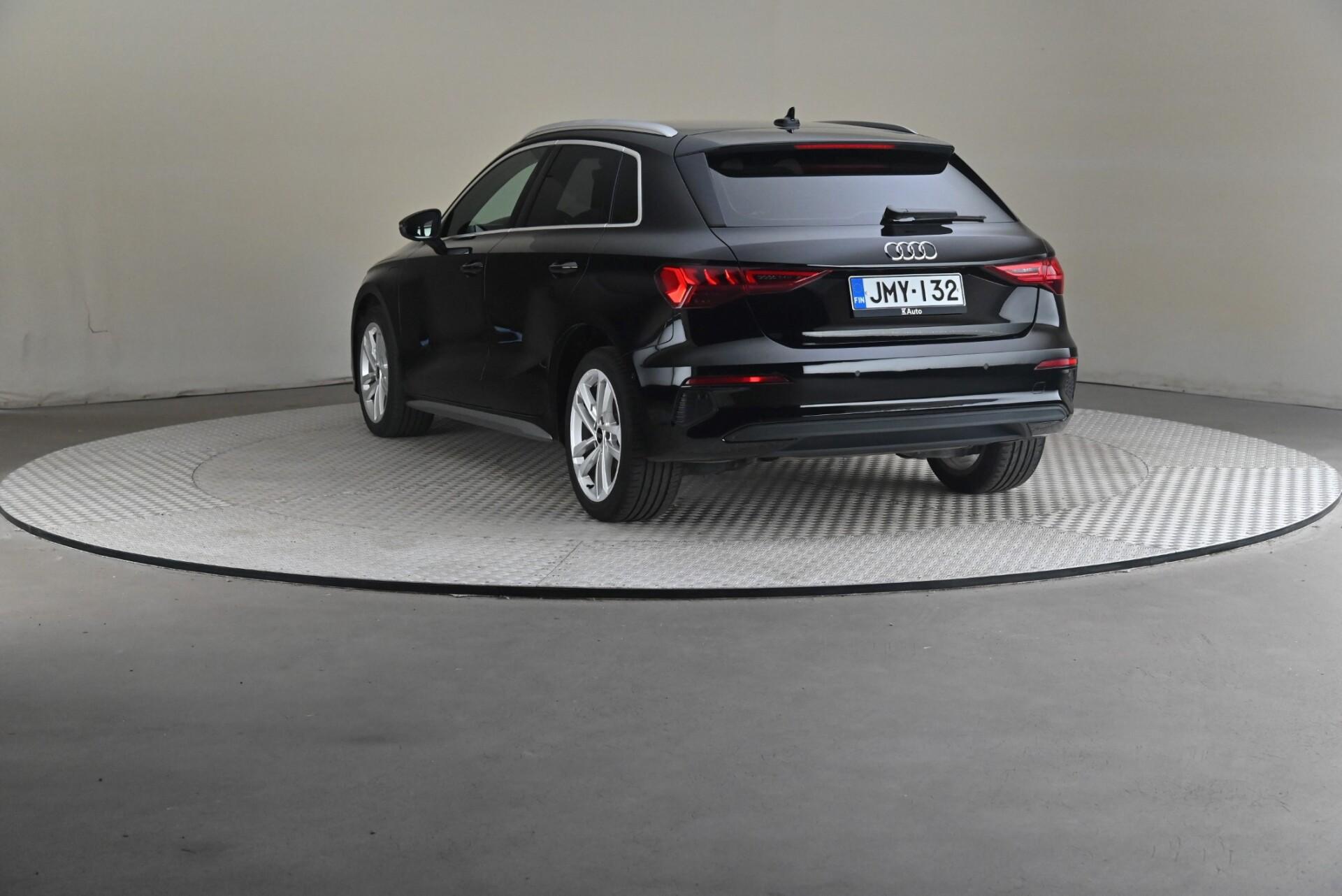 Audi A3 2023, photo 2/30