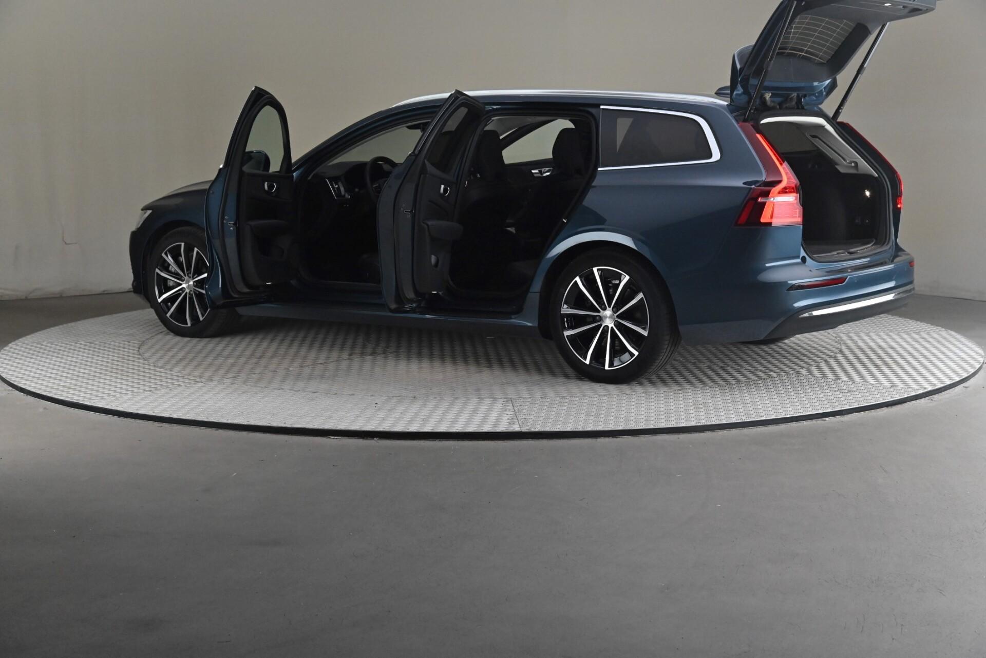 Volvo V60 2023, kuva 7/31