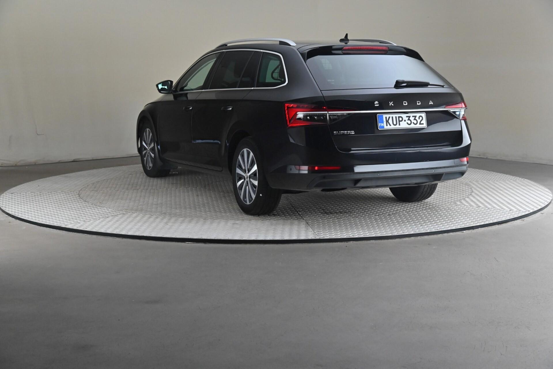 Skoda Superb 2022, kuva 2/34