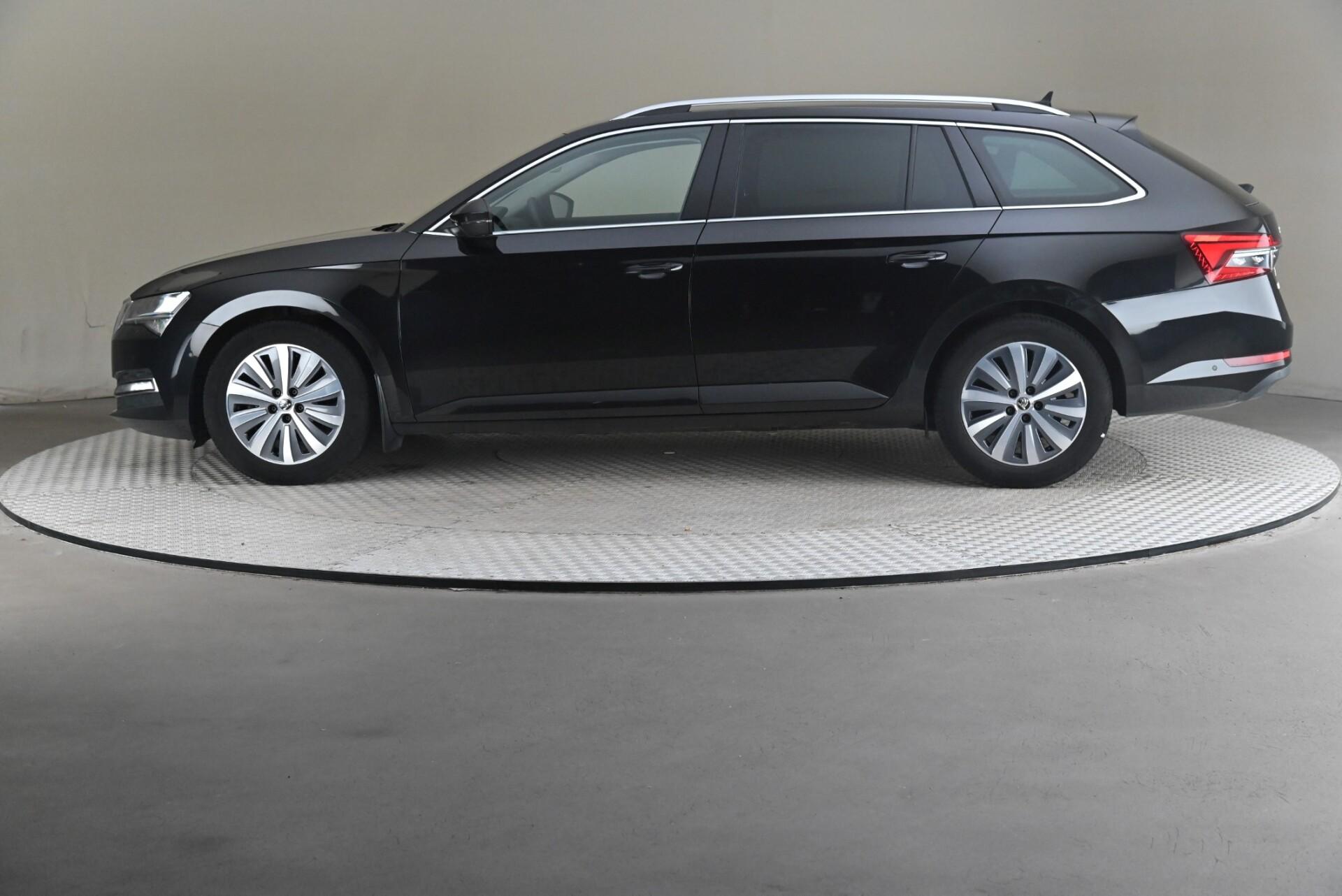 Skoda Superb 2022, kuva 4/34